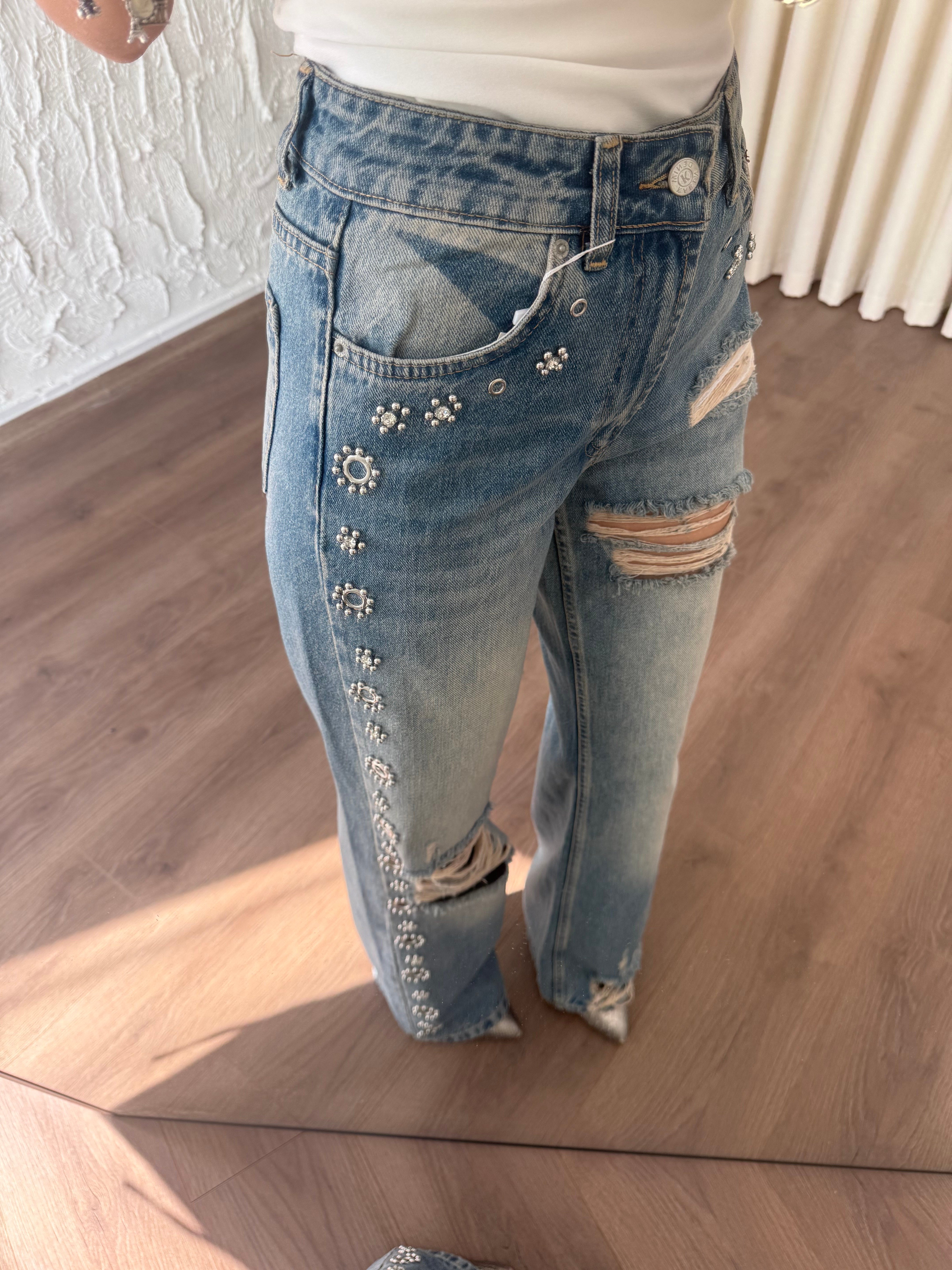 Taş ve Boncuk Detaylı Yırtık Model Jean
