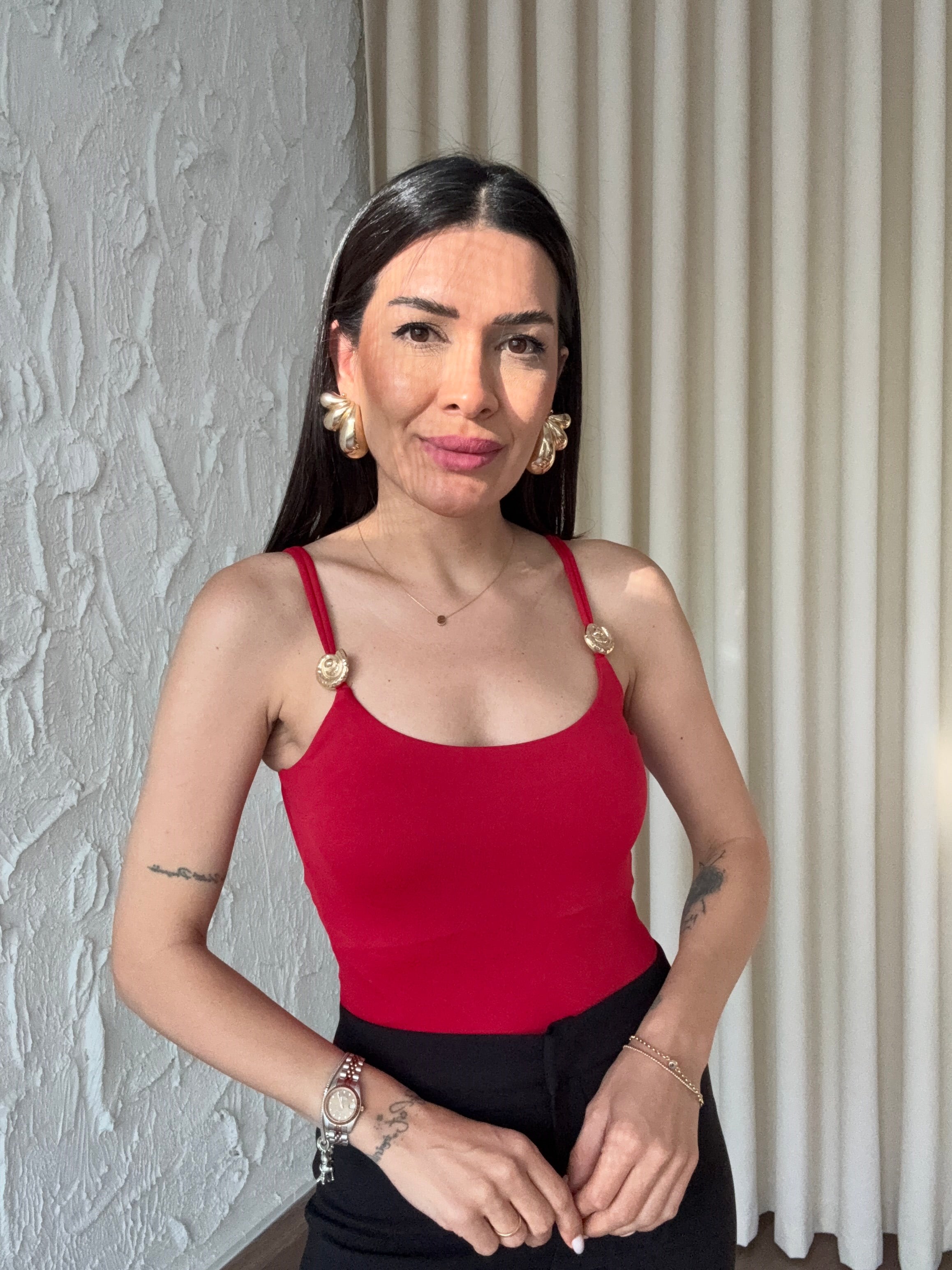 Toka Detaylı Kırmızı Bodysuit