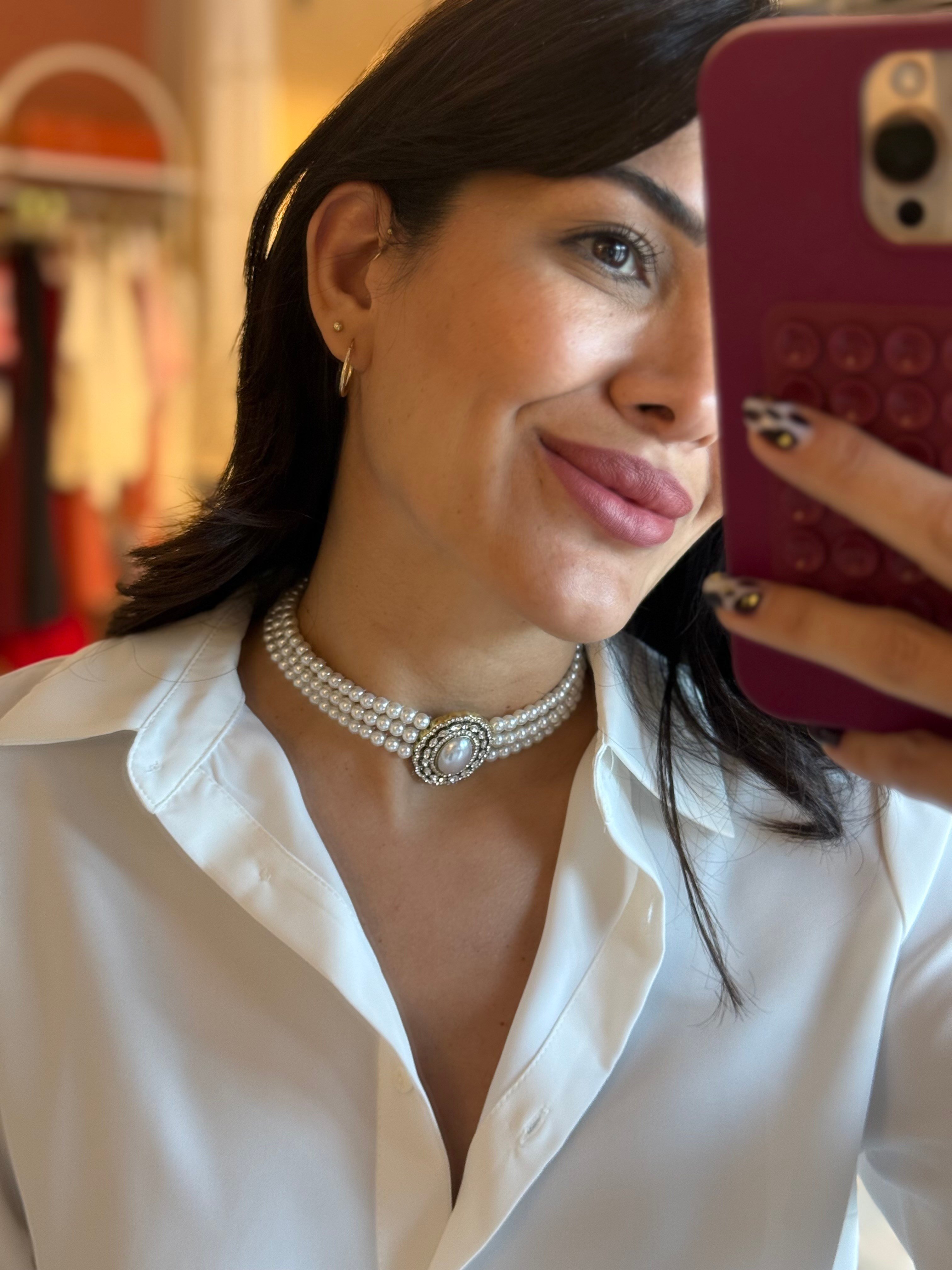 Üç Sıralı Oval Tokalı İnci Choker 