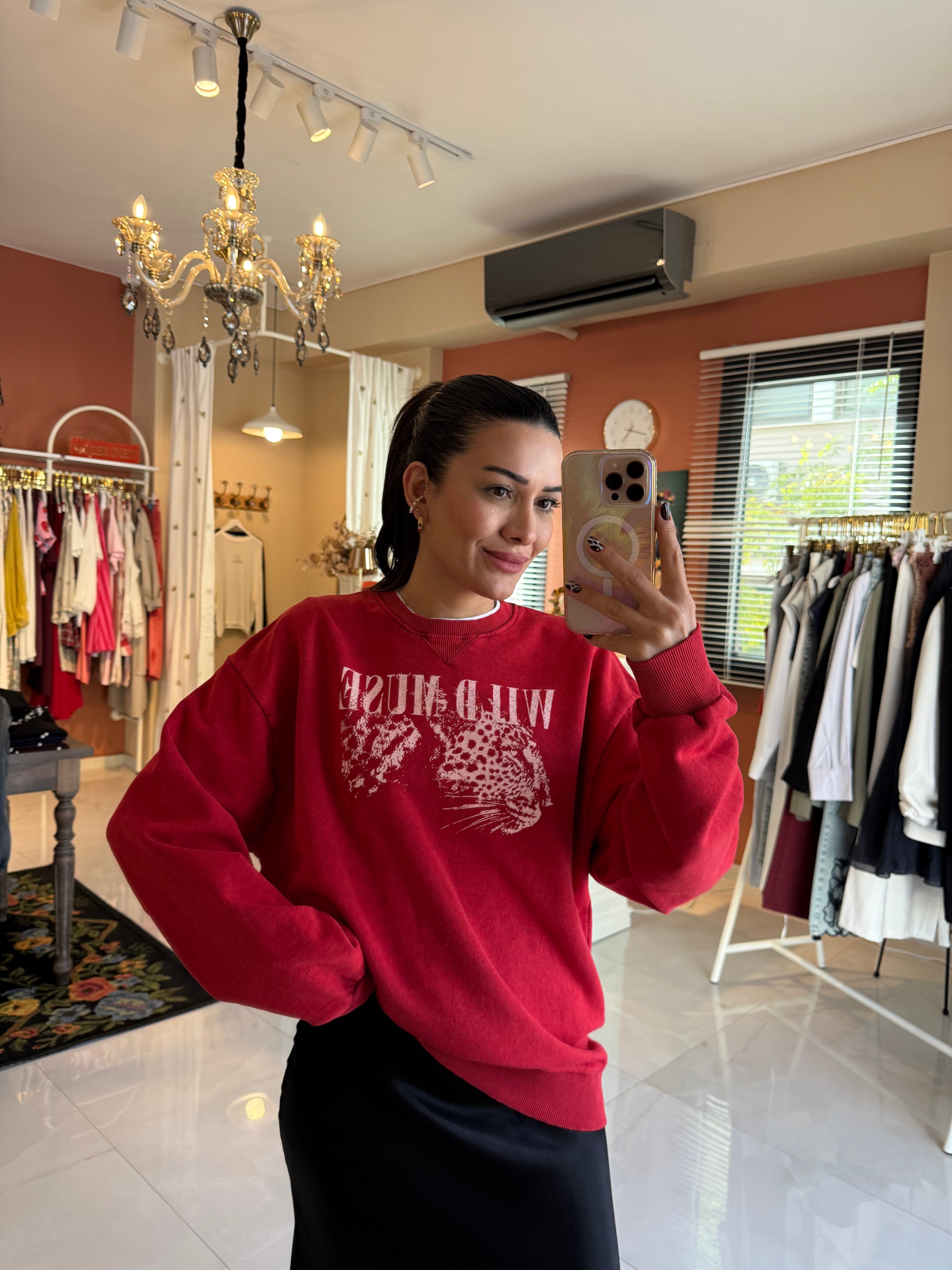 Wild Muse Baskılı Kırmızı Sweatshirt