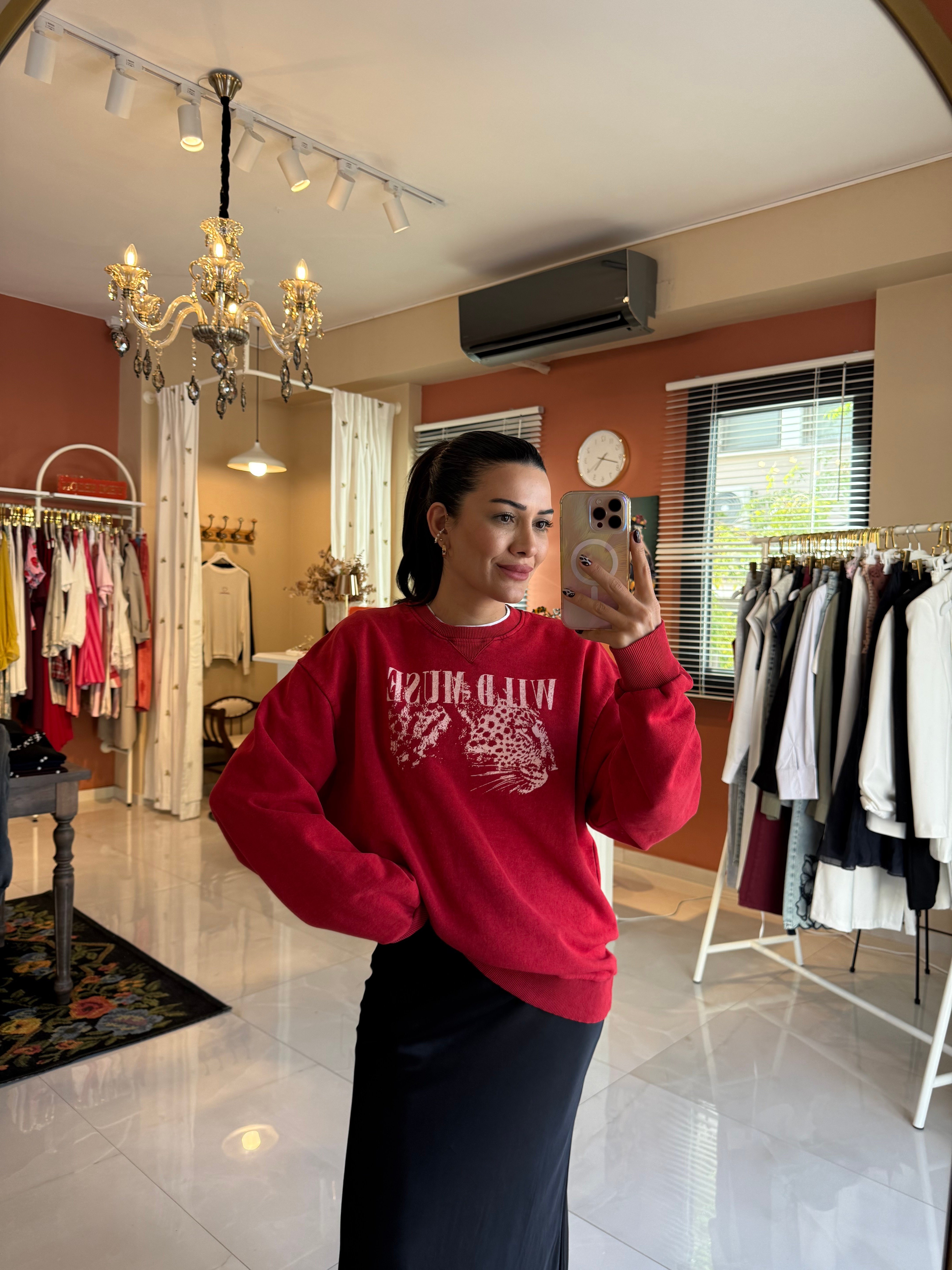 Wild Muse Baskılı Kırmızı Sweatshirt