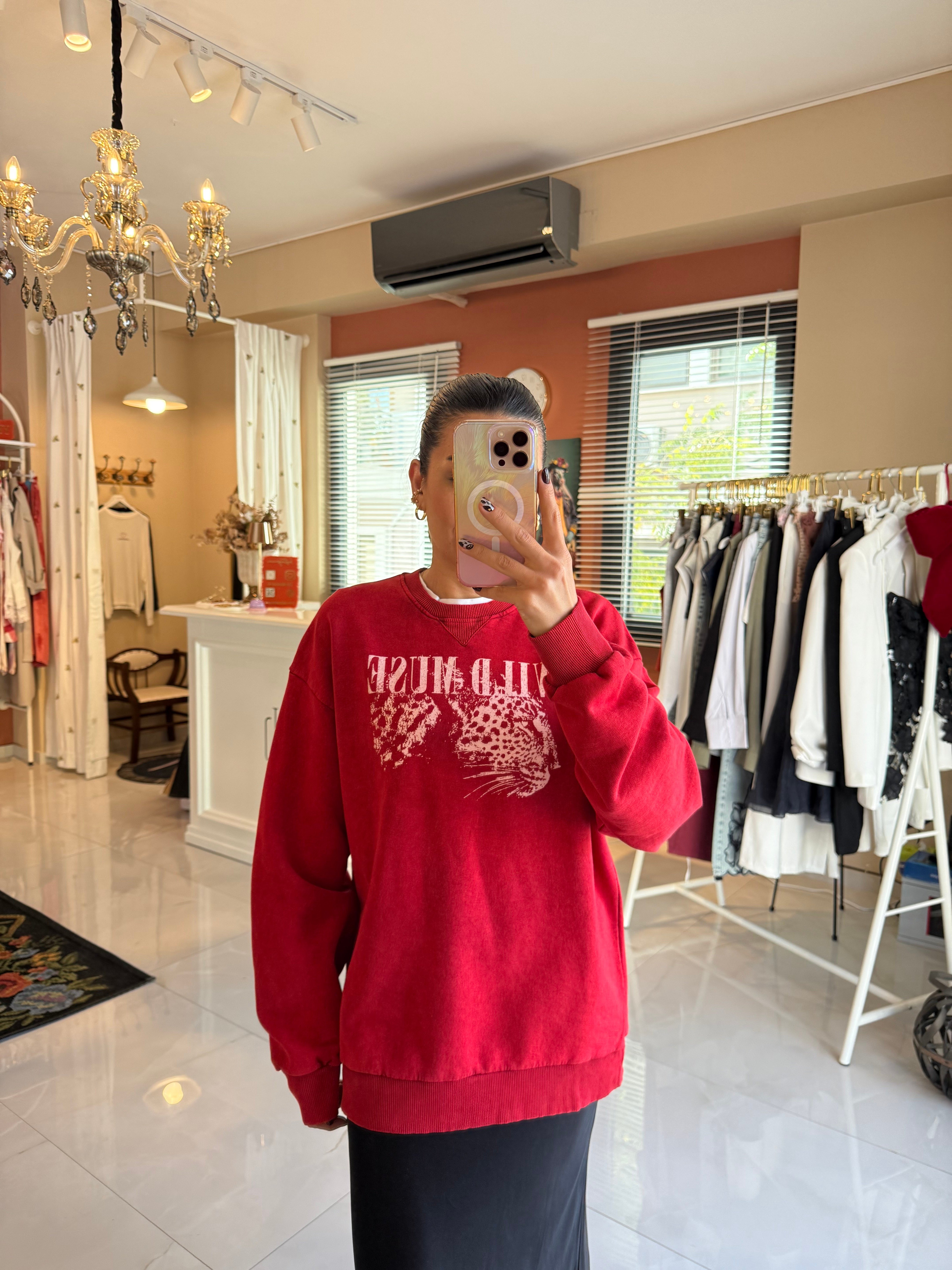 Wild Muse Baskılı Kırmızı Sweatshirt