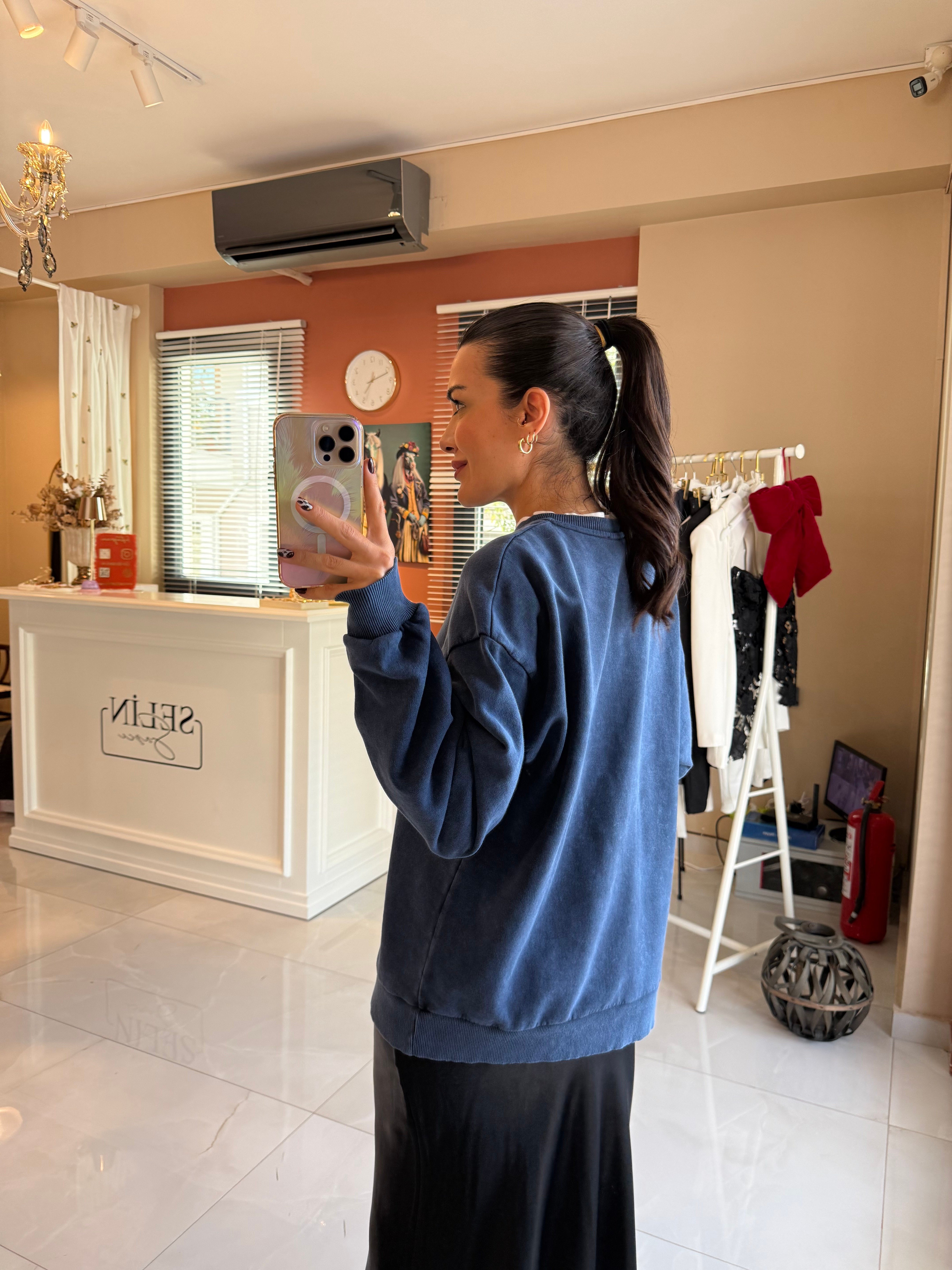 Wild Muse Baskılı Lacivert Sweatshirt 