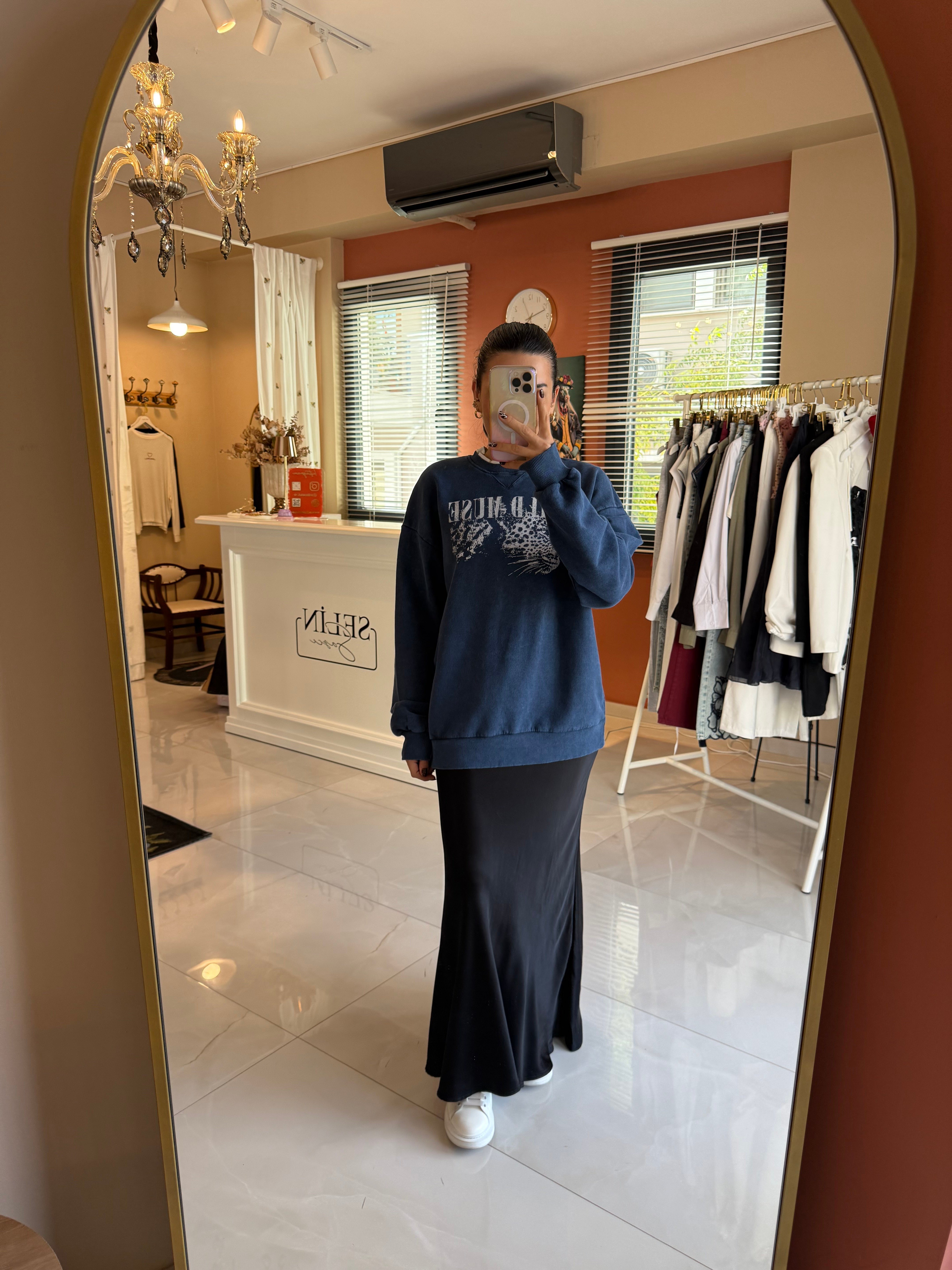 Wild Muse Baskılı Lacivert Sweatshirt 