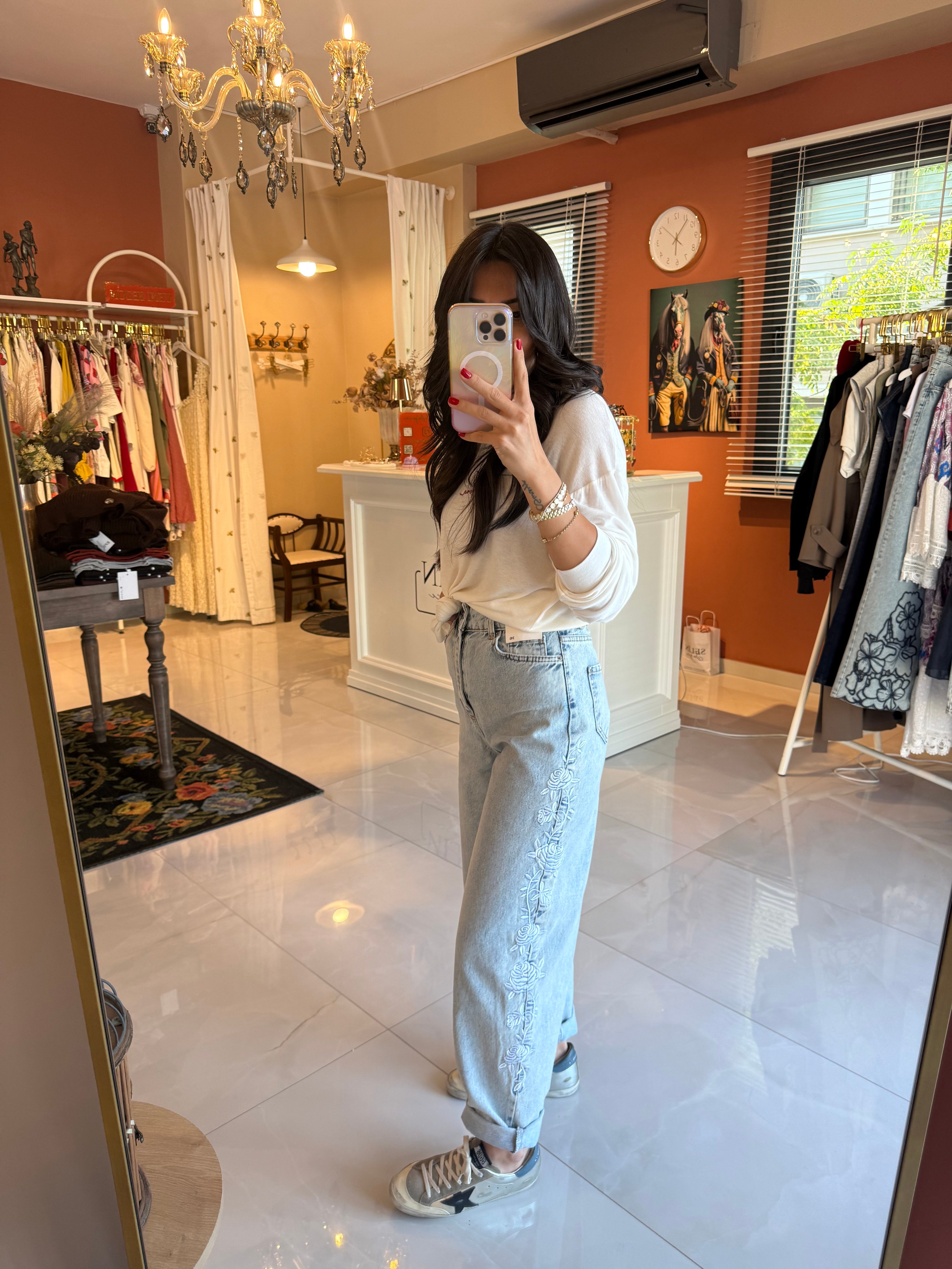 Yan Dikişi Gül Nakışlı Yüksek Bel Balon Jean Kot Pantolon