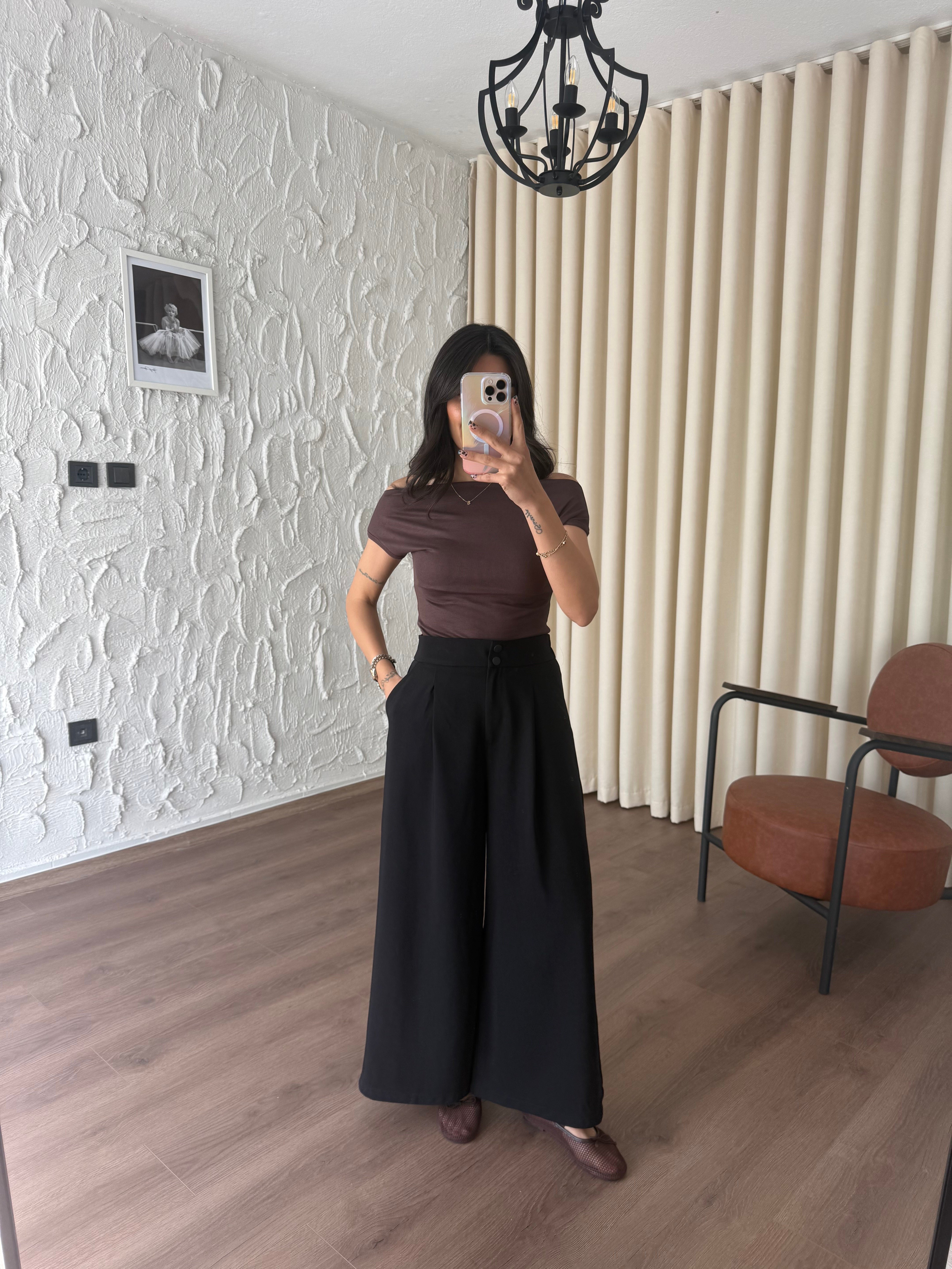 Yüksek Bel Pensli Geniş Paça Siyah Pantolon