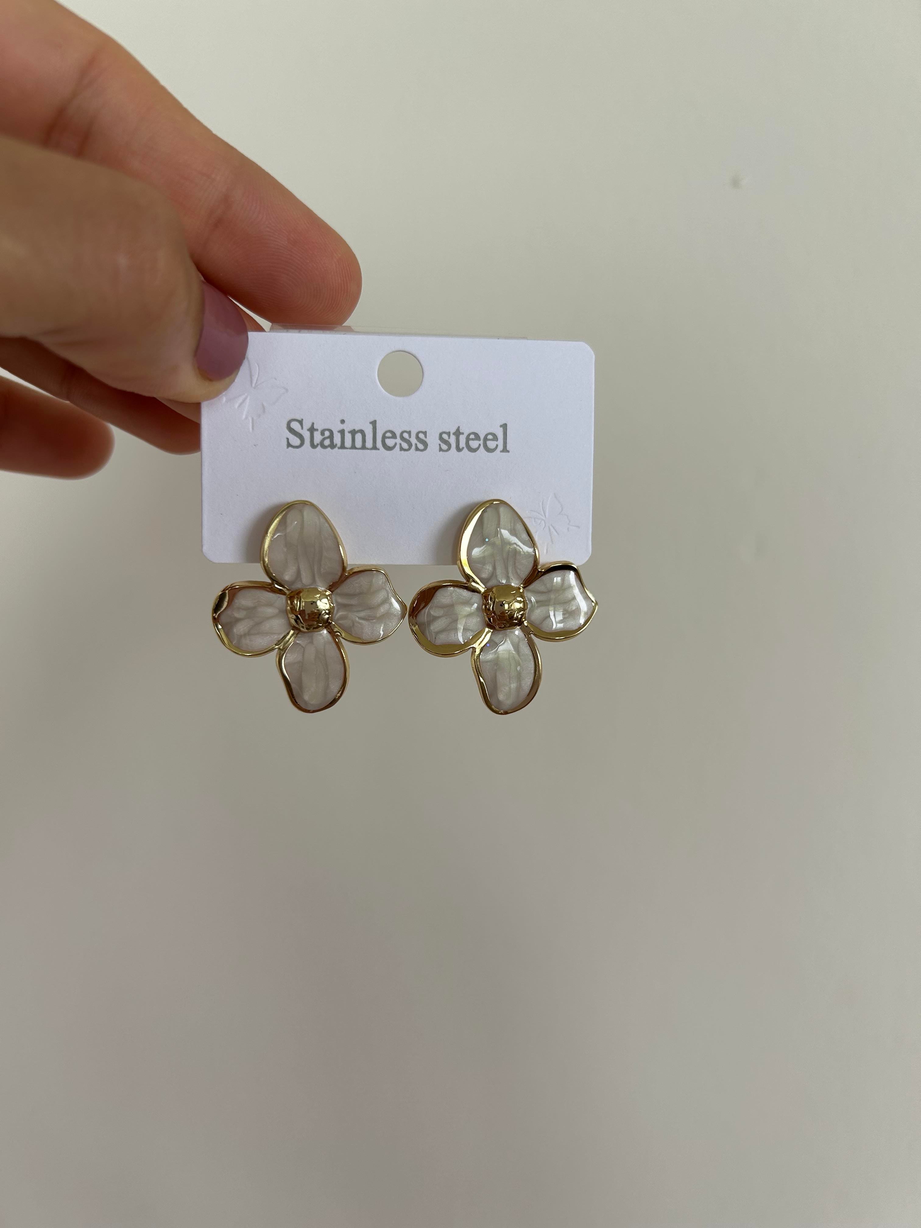 Çiçek model çelik beyaz 