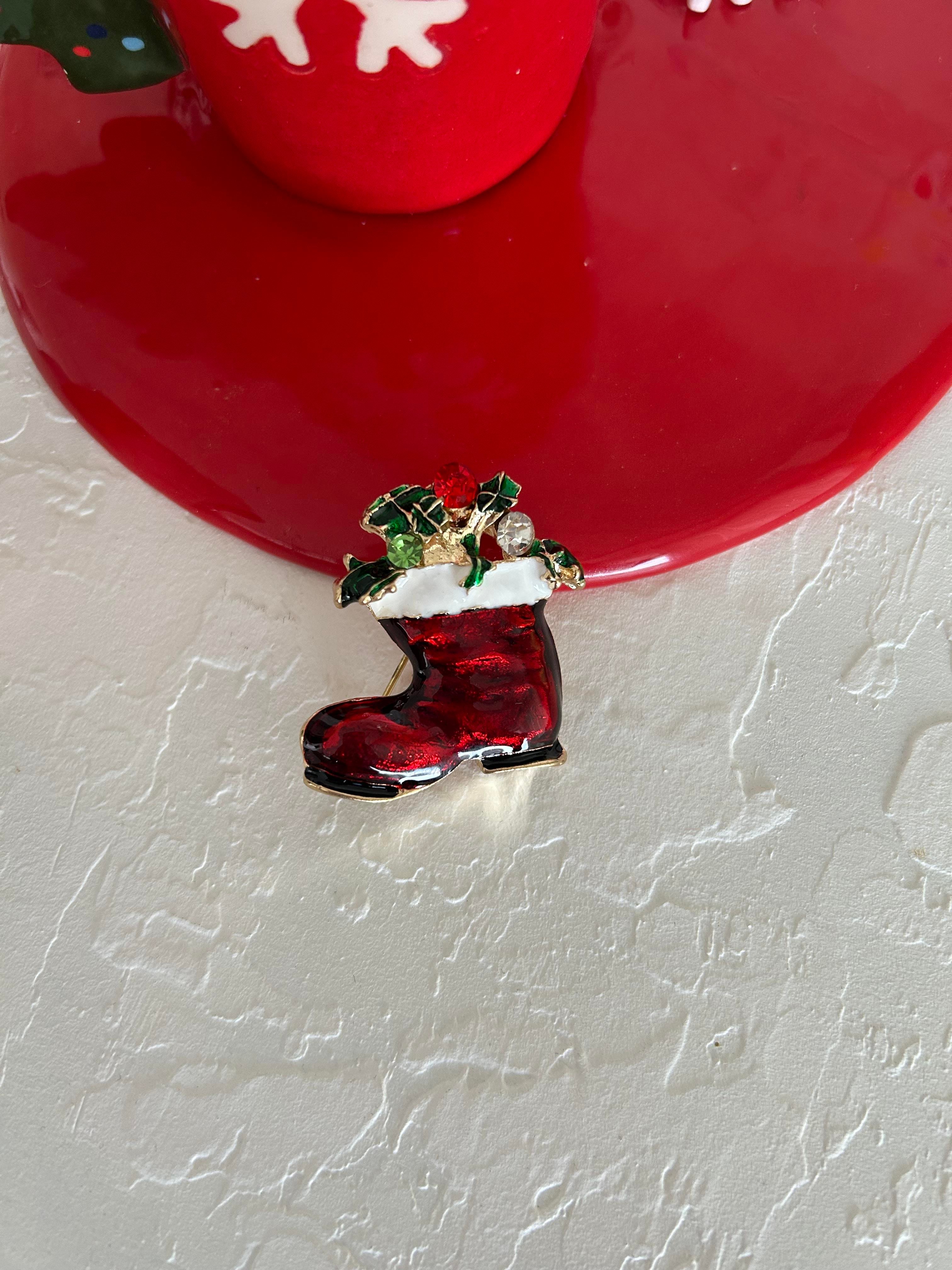 Çizme taşlı model broş