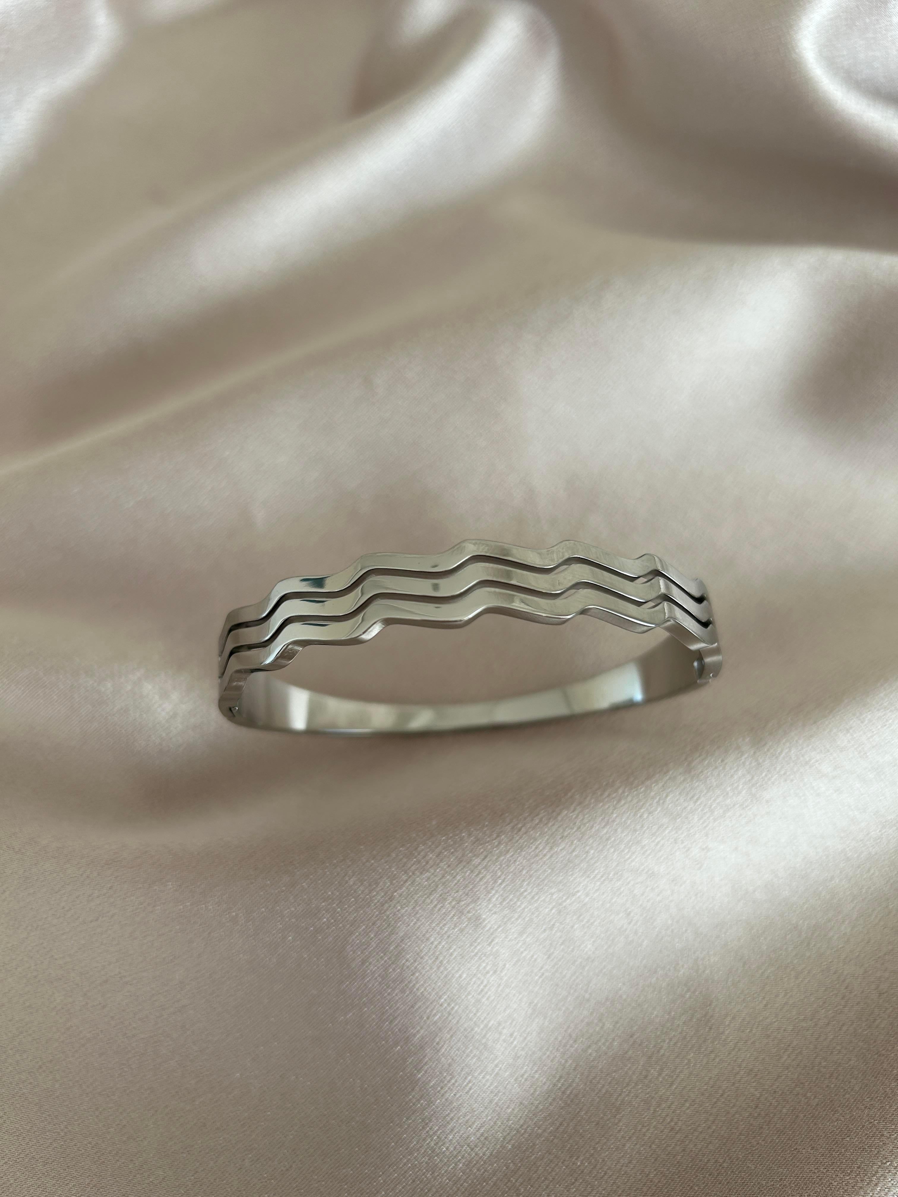 Dalga model gümüş kelepçe 