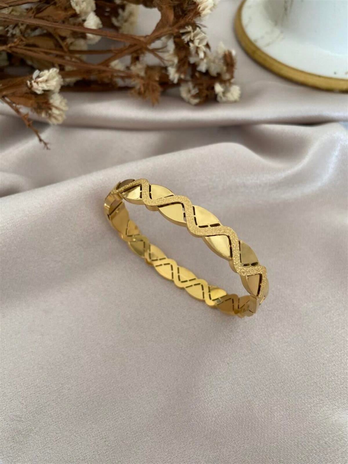 Dalgalı simli kuyumcu model