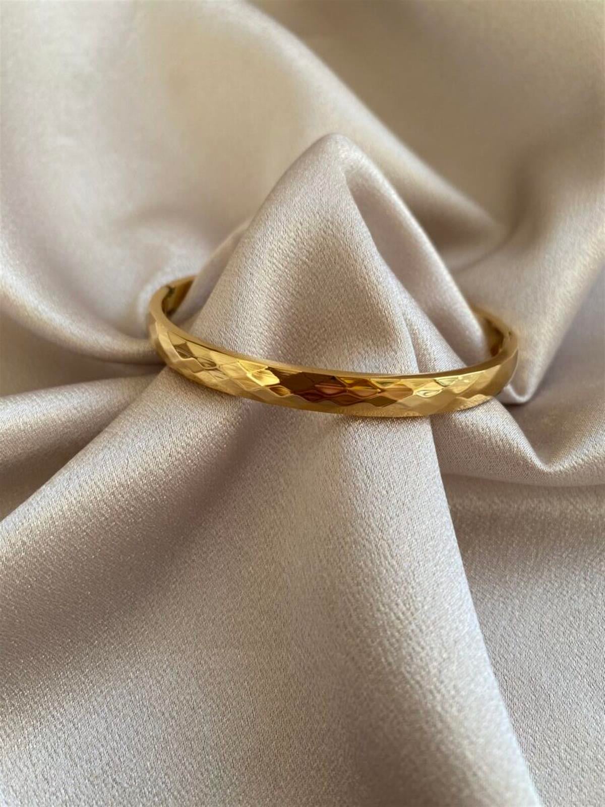 Dalgalı simli kuyumcu model