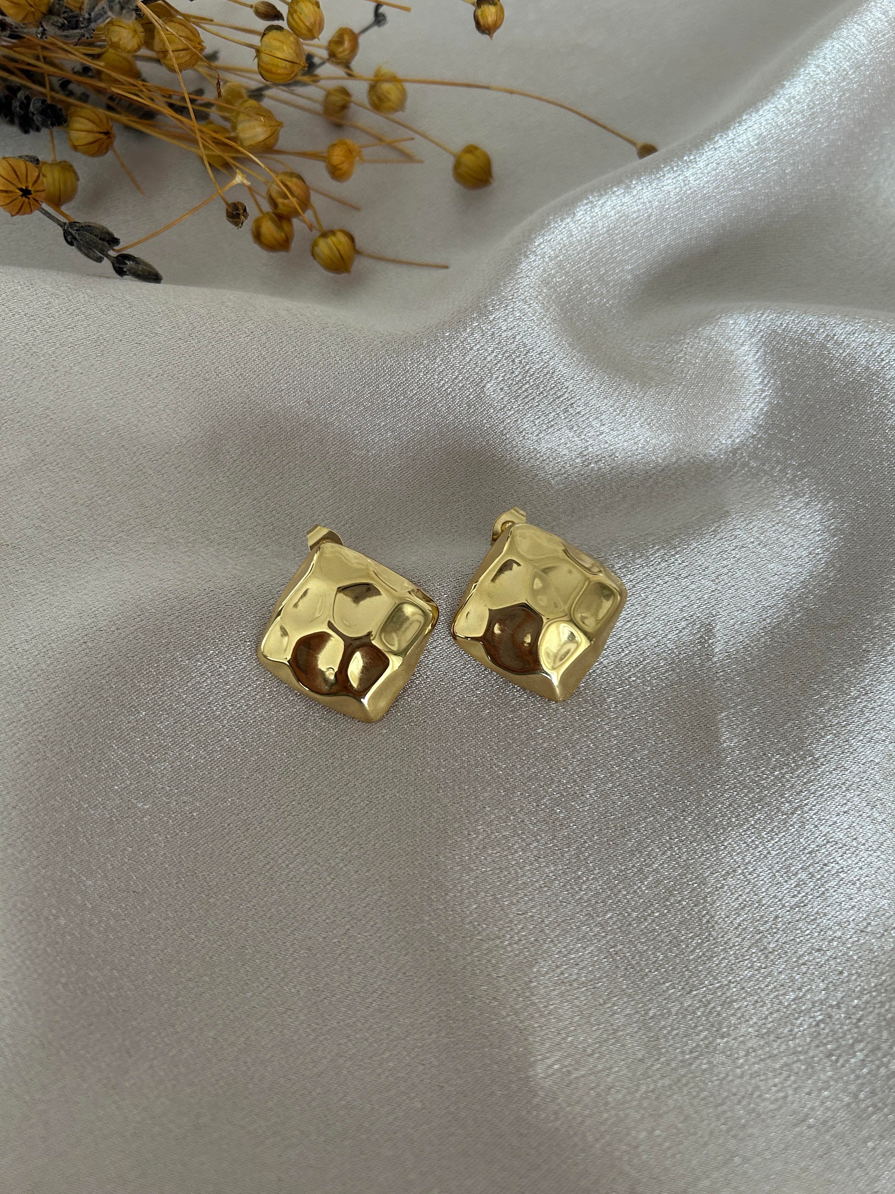 Dörtgen model çelik küpe 