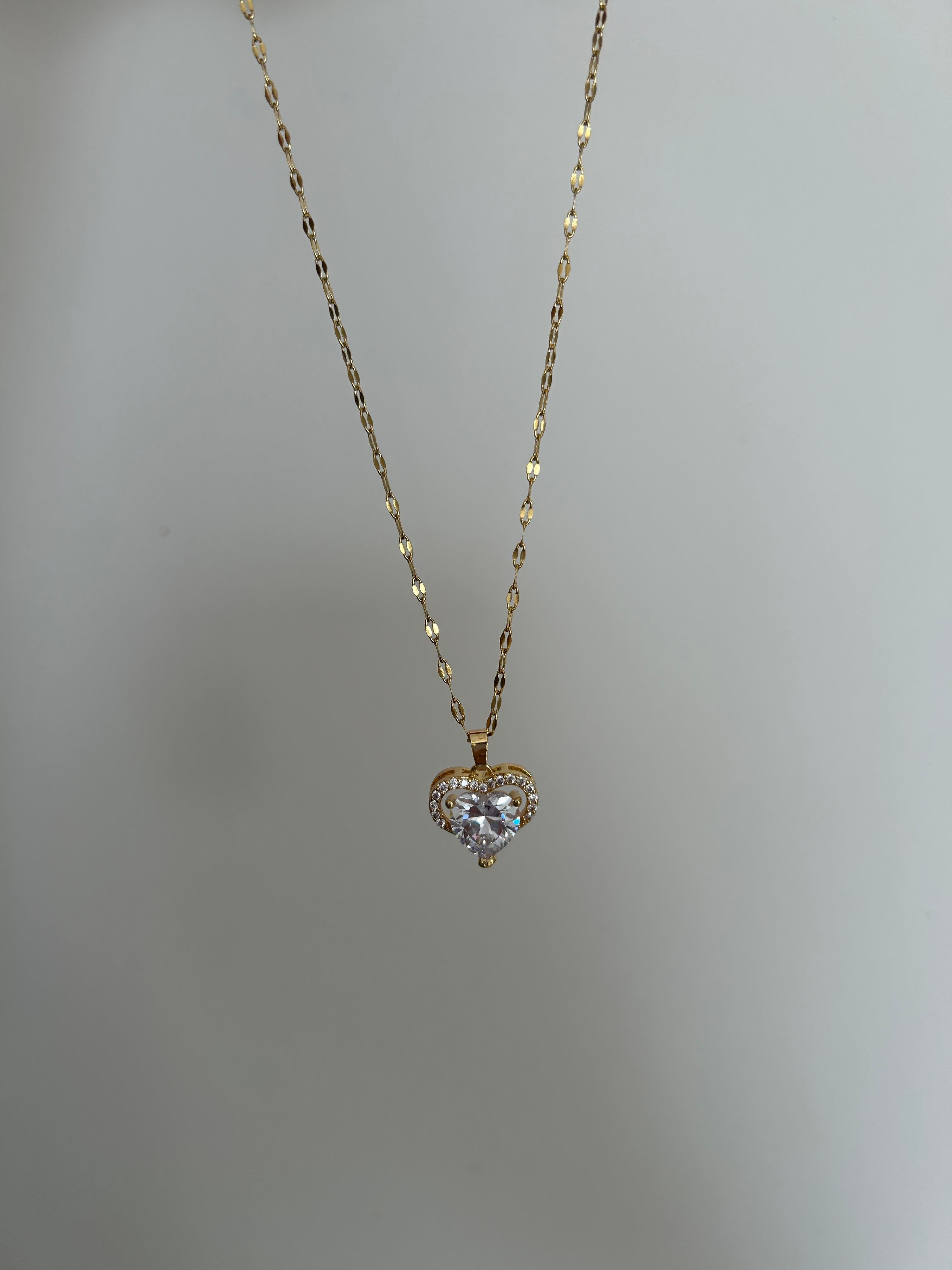 Elmas taş model kalp kolye 