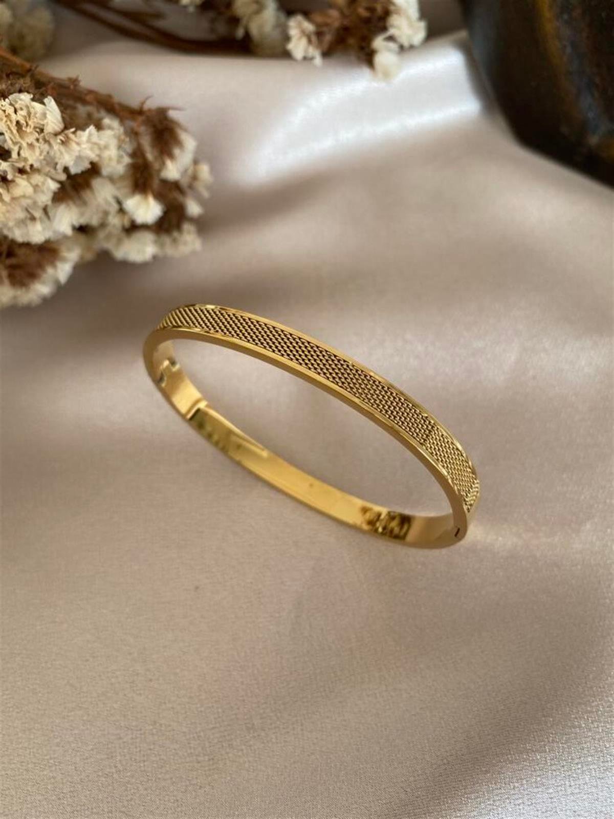 Kaburga model taşlı kelepçe