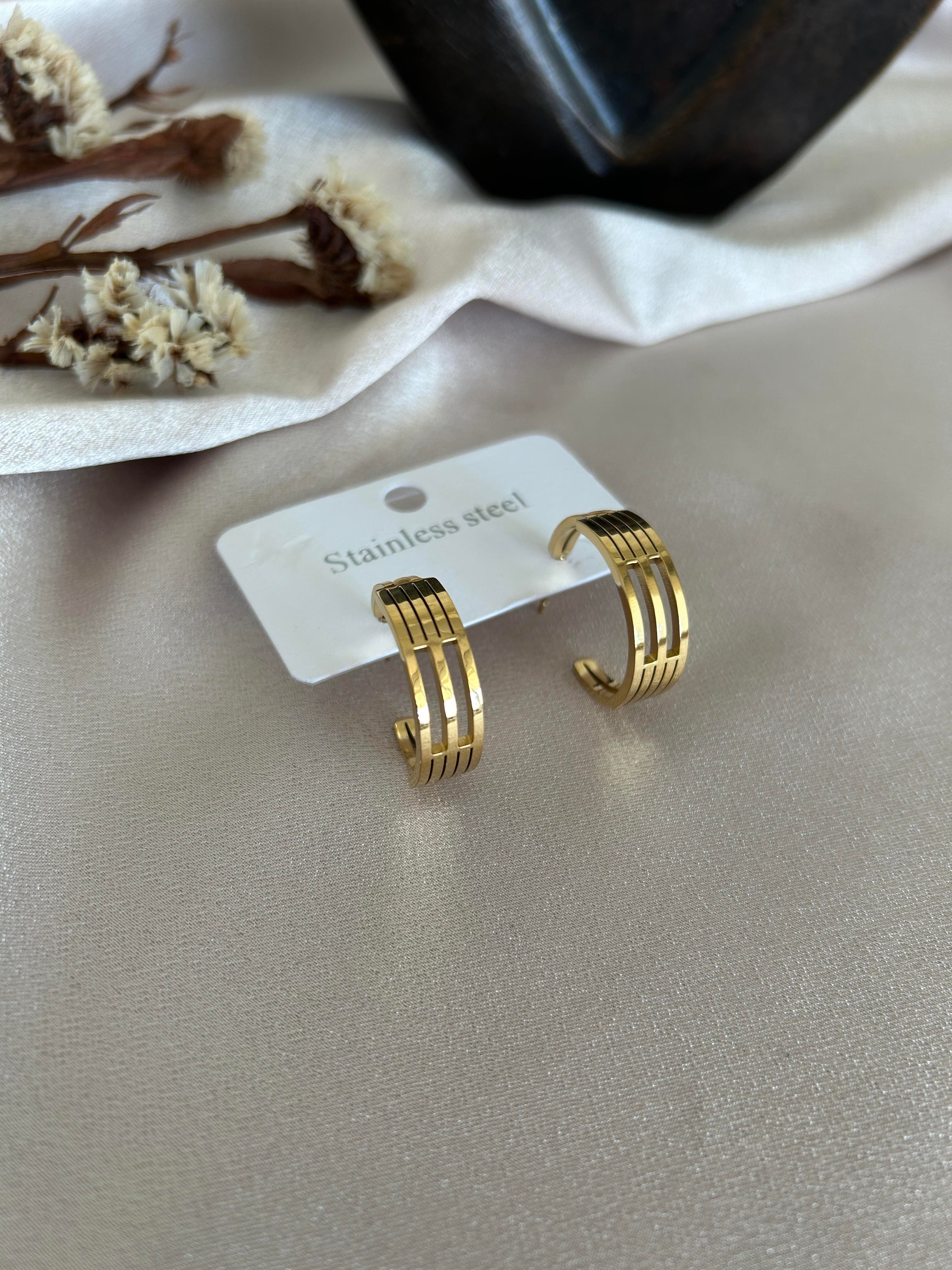 Kaburga taşsız model küpe