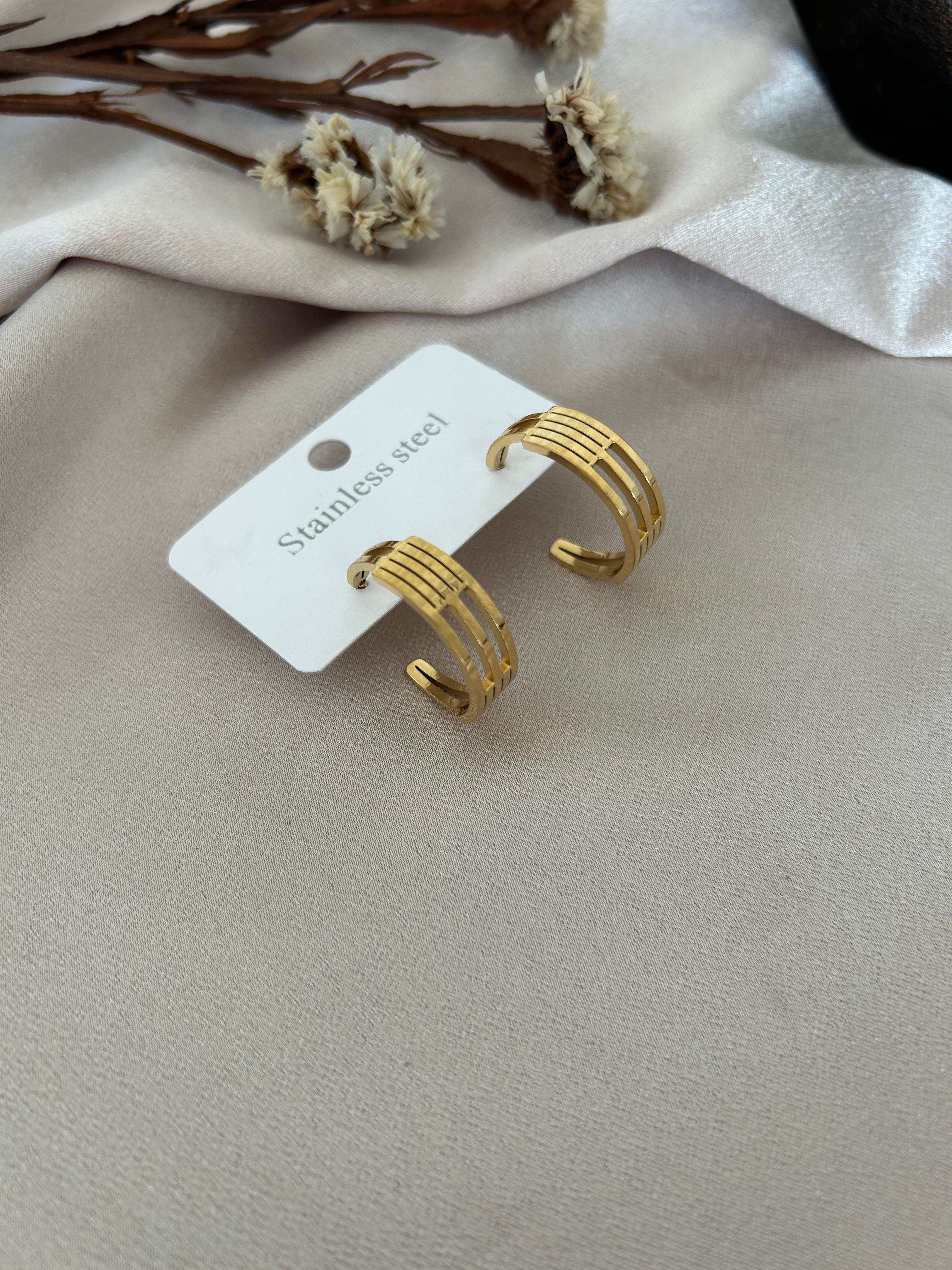 Kaburga taşsız model küpe