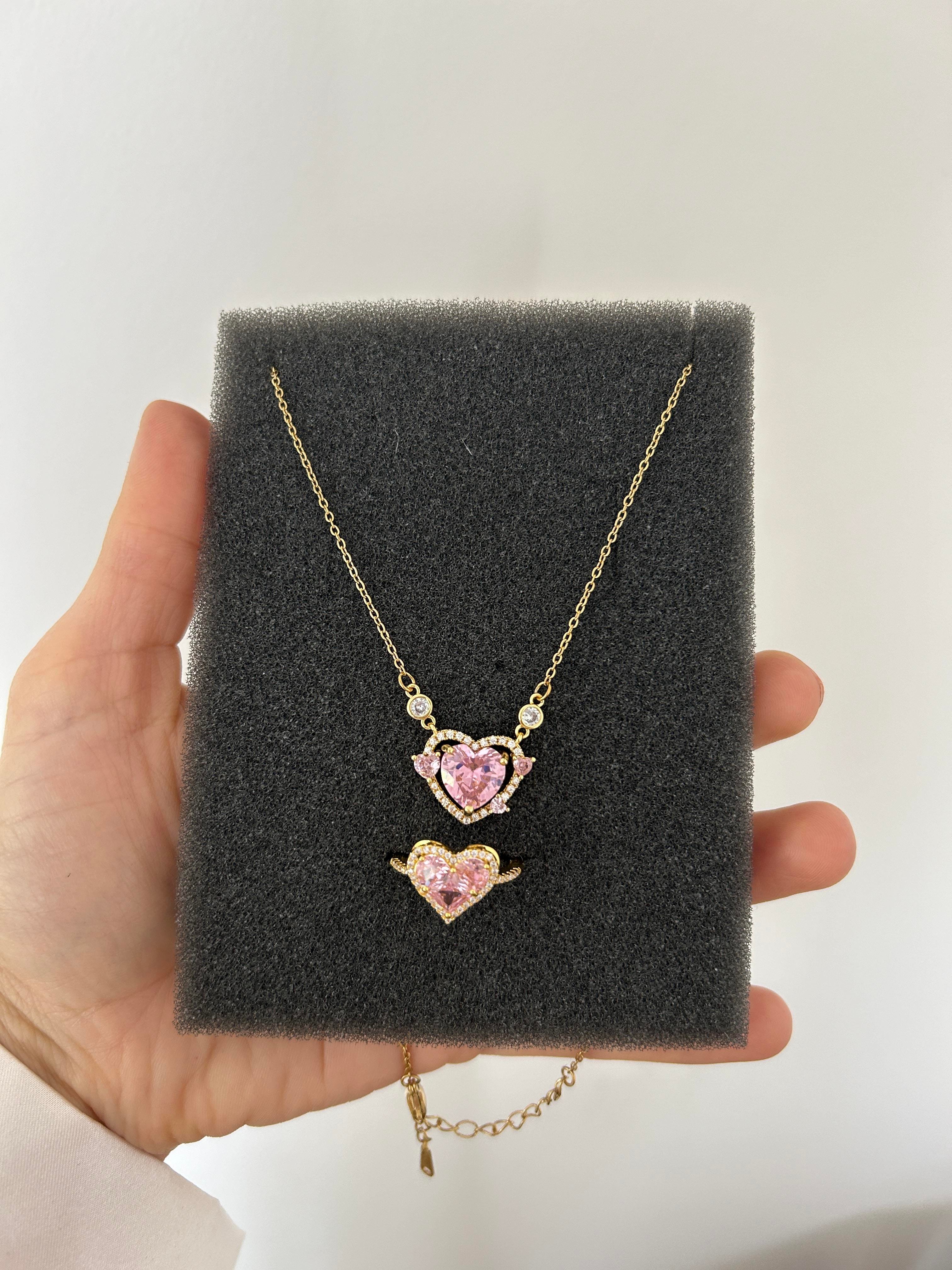 Kalp model pembe taşlı kolye 