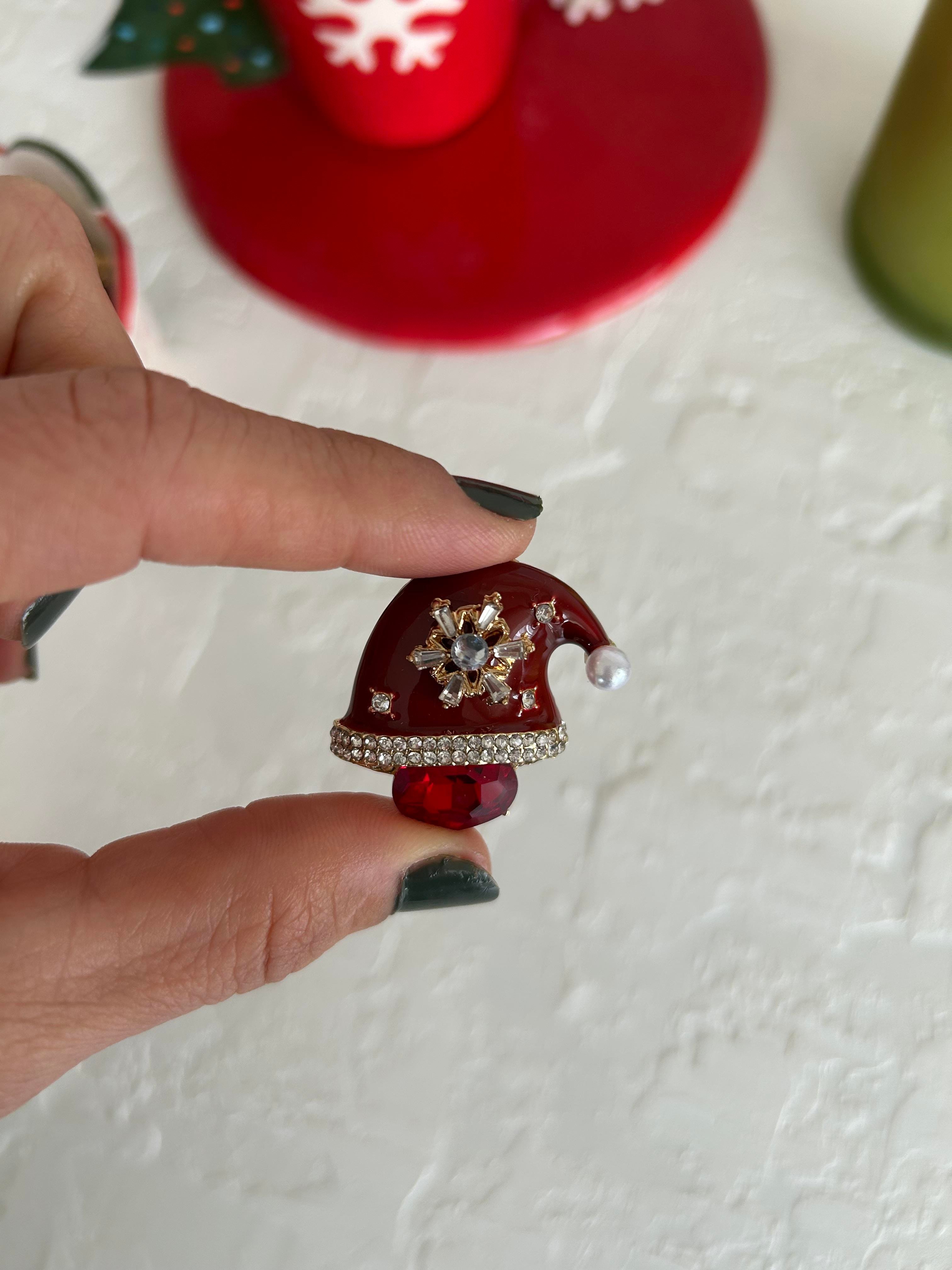 Kırmızı taşlı Bere model