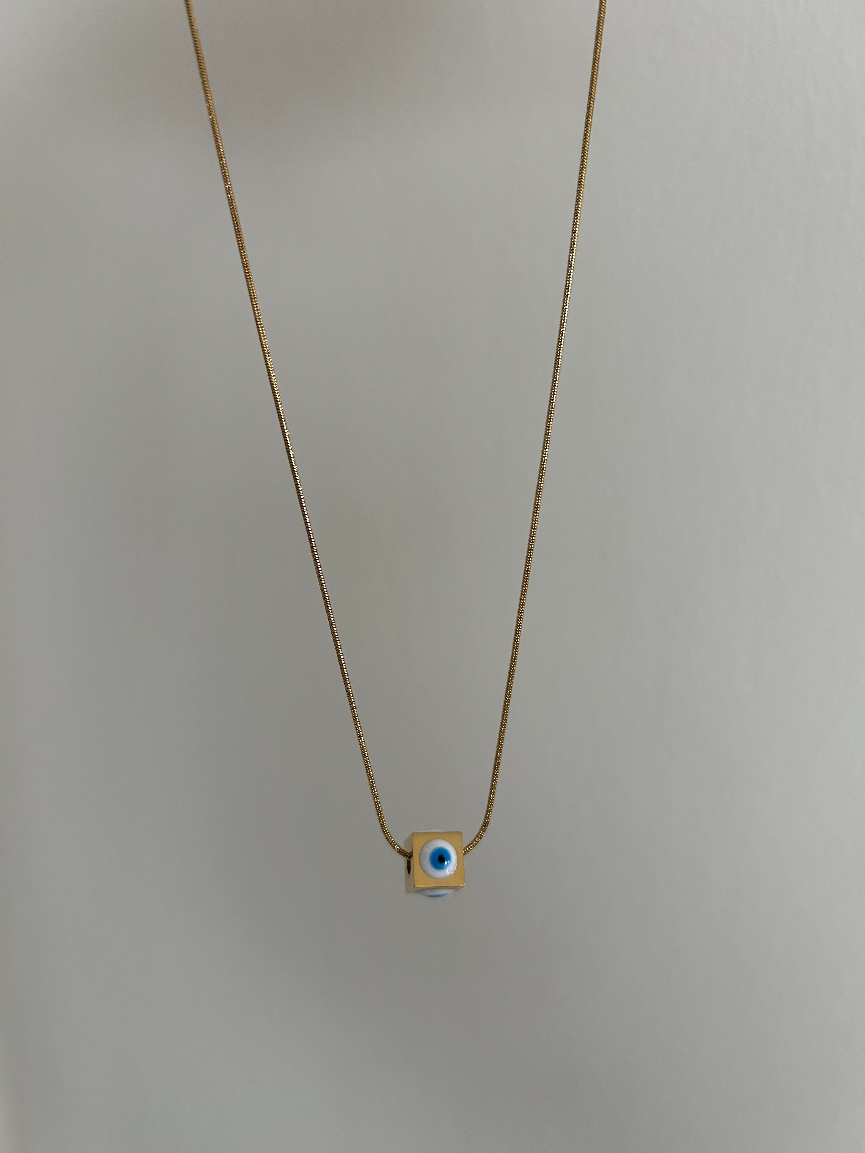 Küp model nazar kolye 