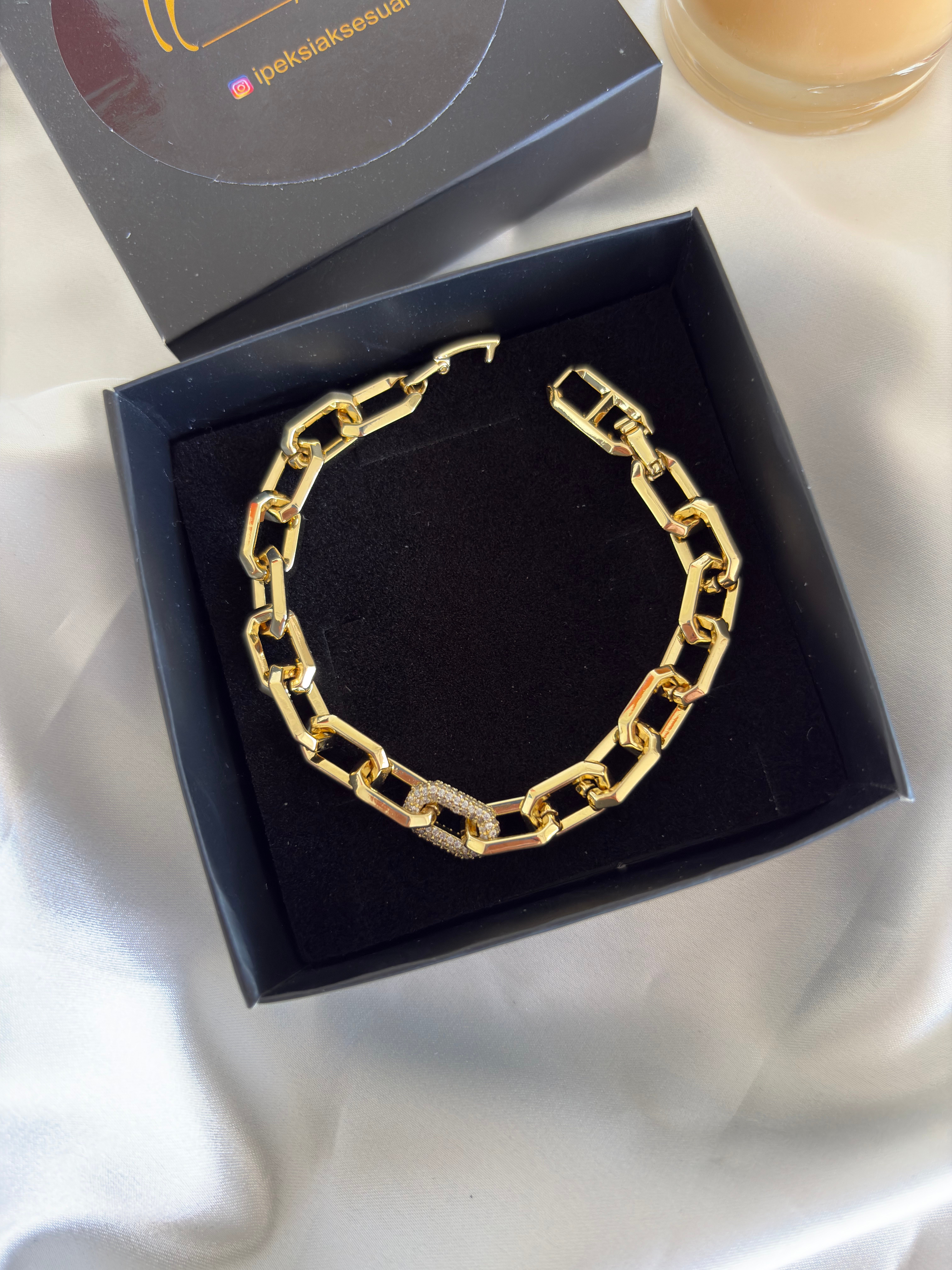 Ortası taş tasarım 14k künye 