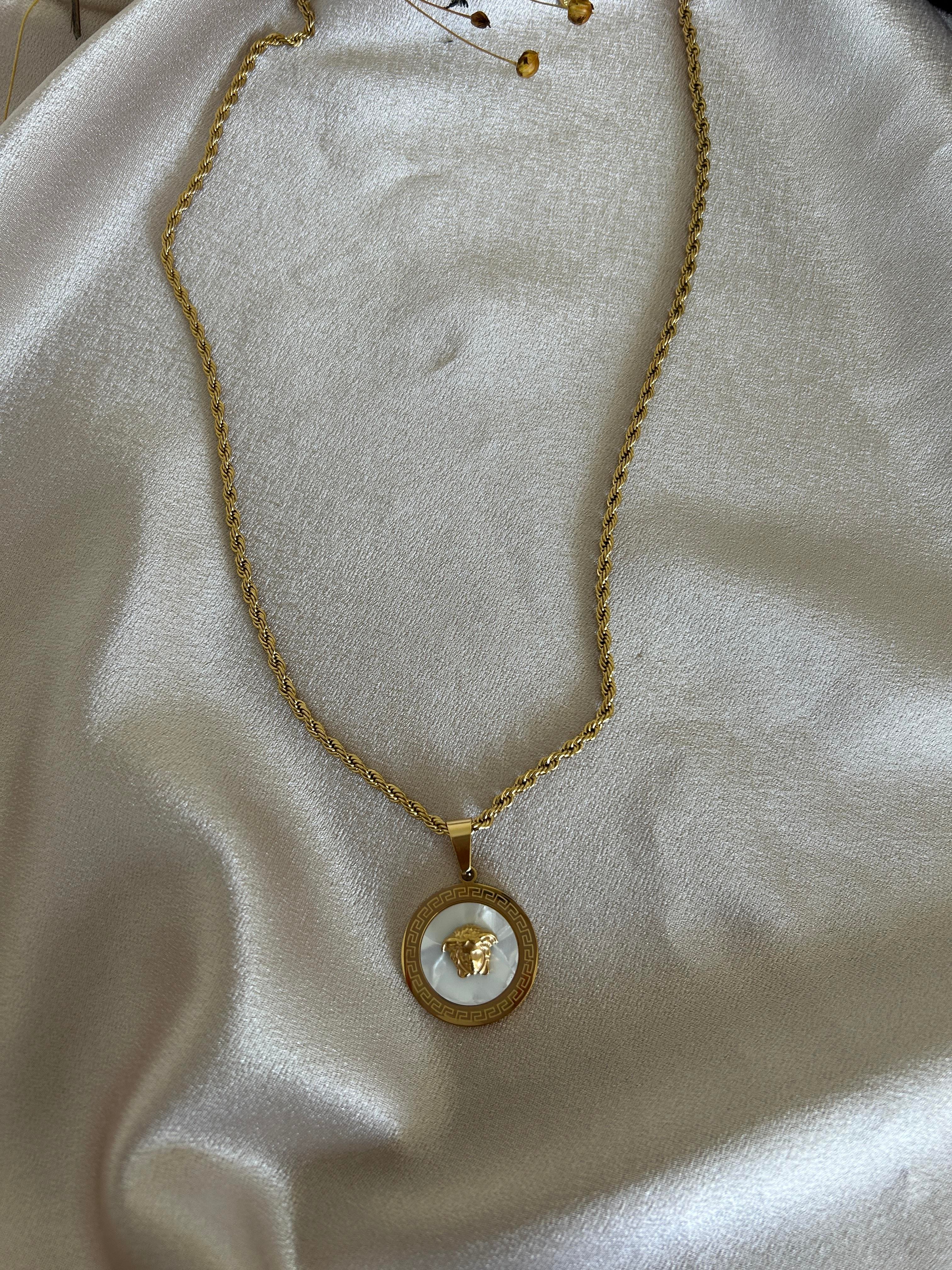 Versage beyaz model kolye 