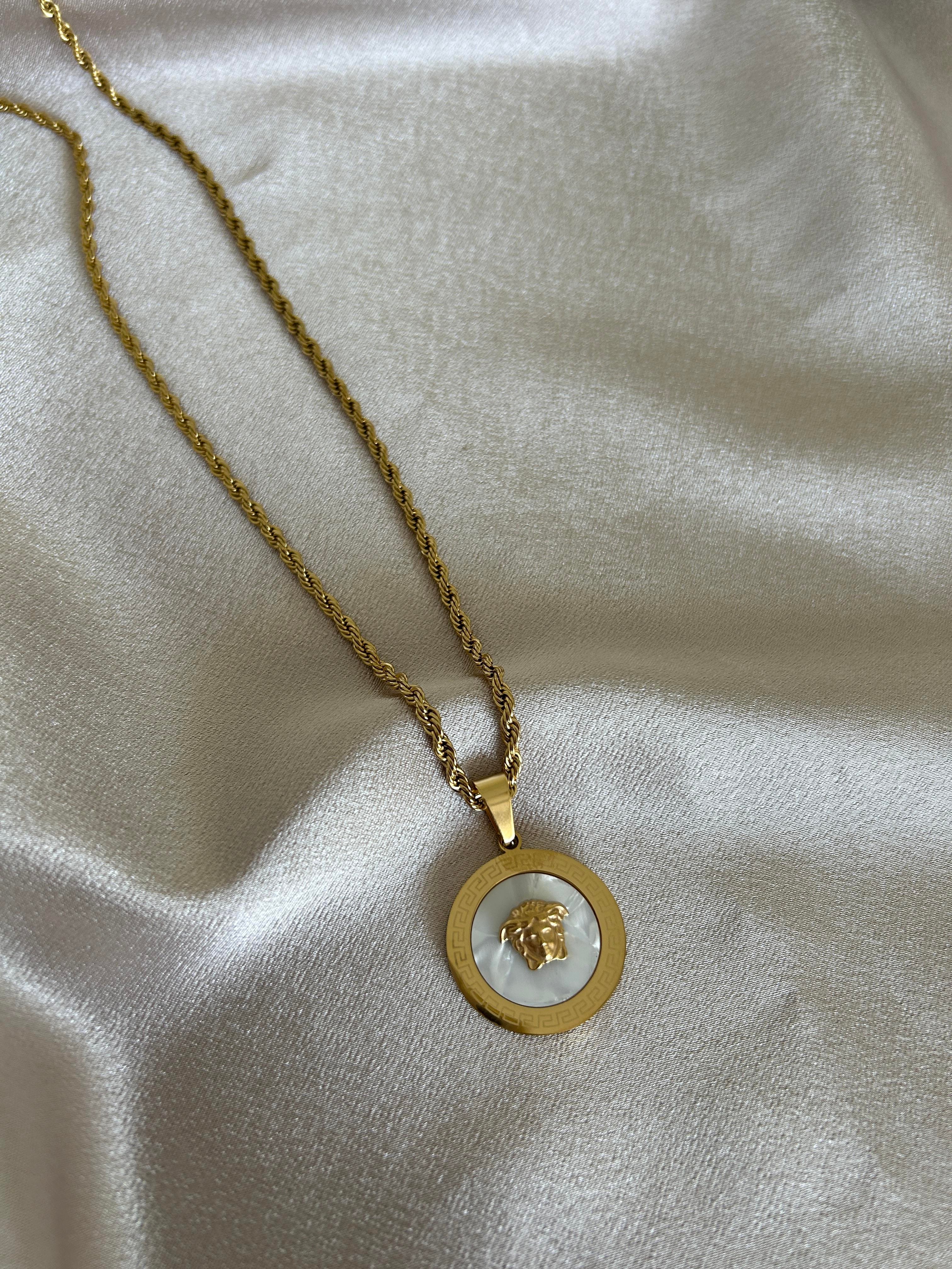 Versage beyaz model kolye 