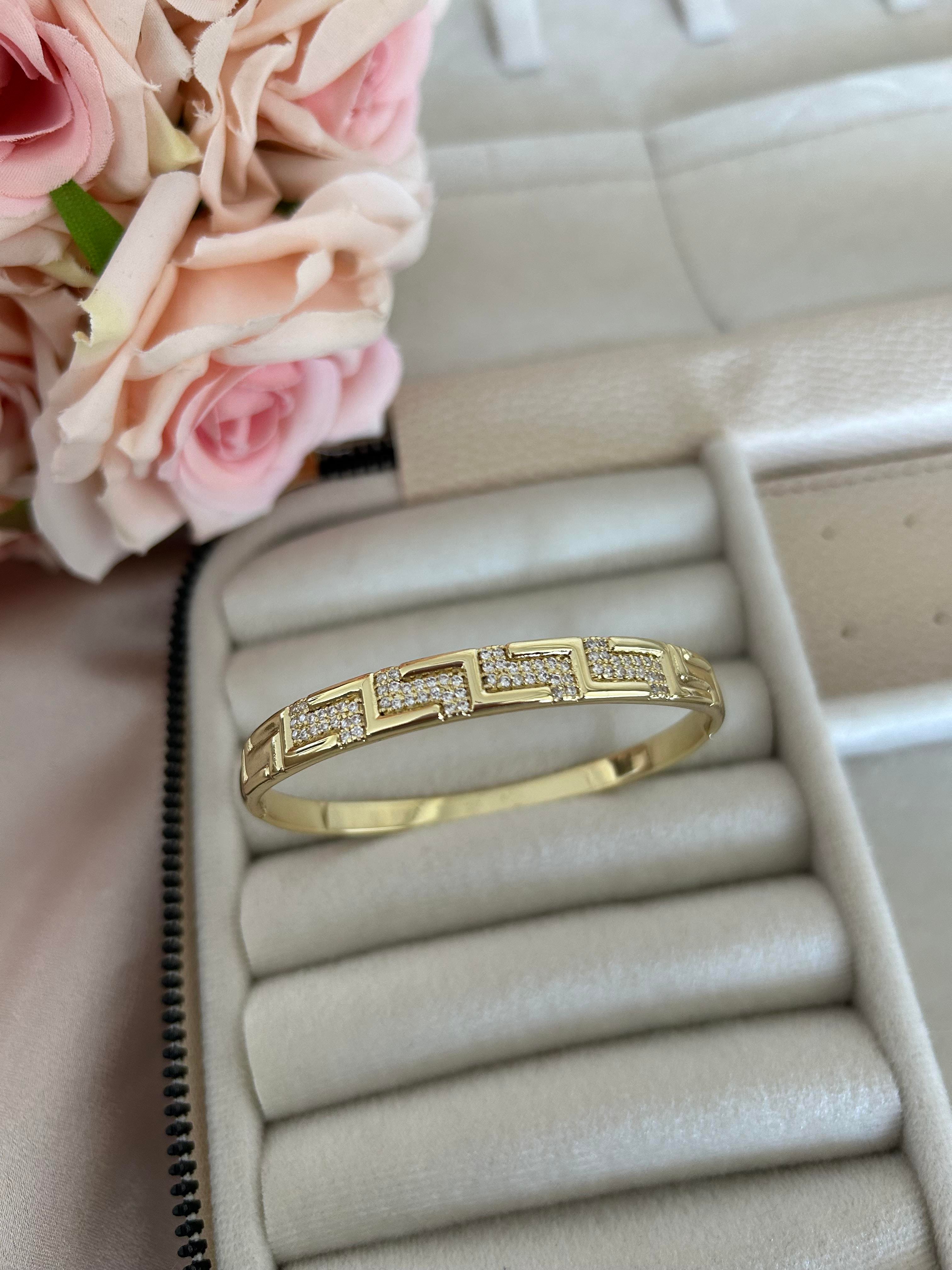 Versage taşlı 14K model kelepçe