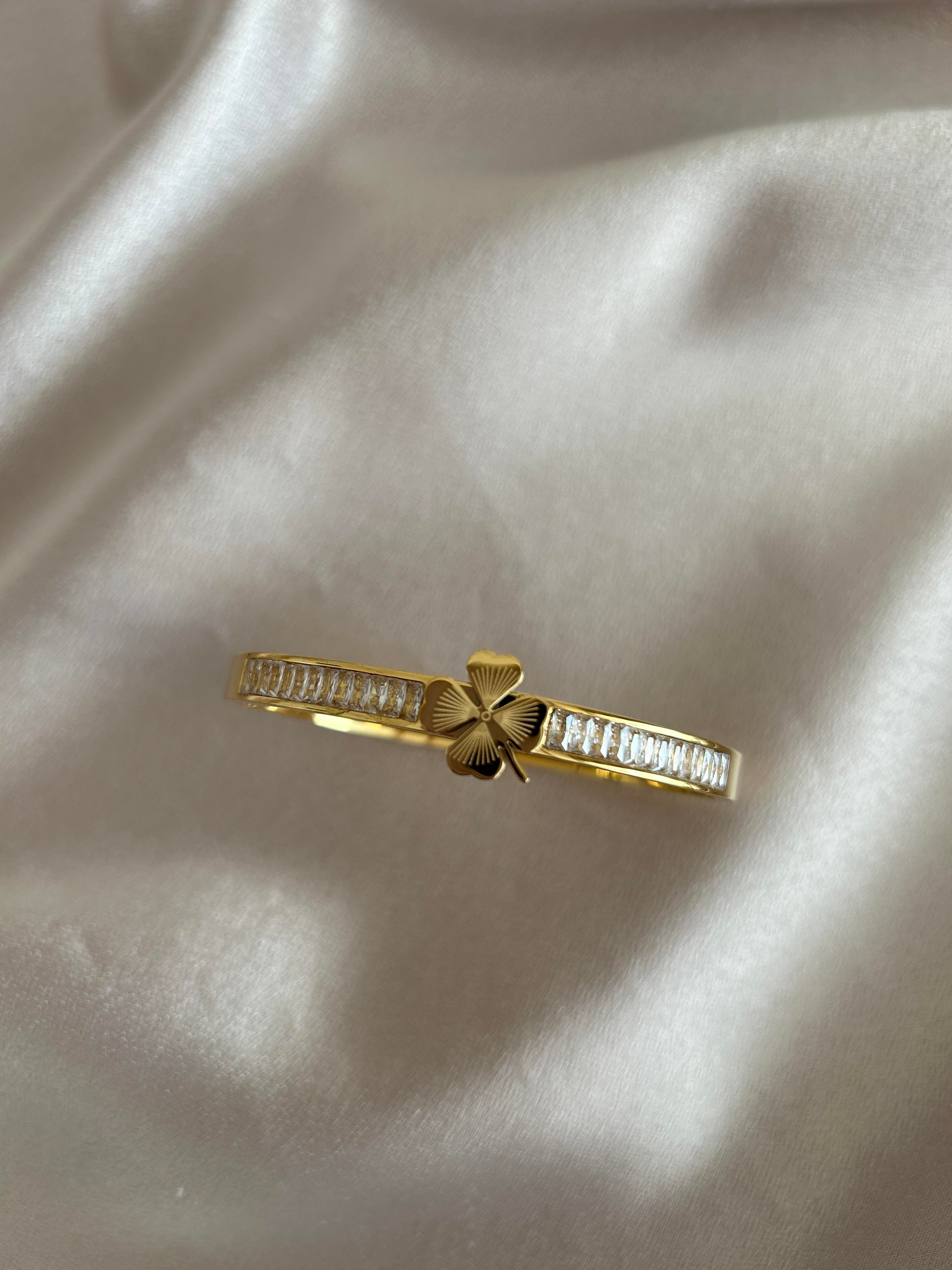 Yonca model baget taşlı kelepçe 