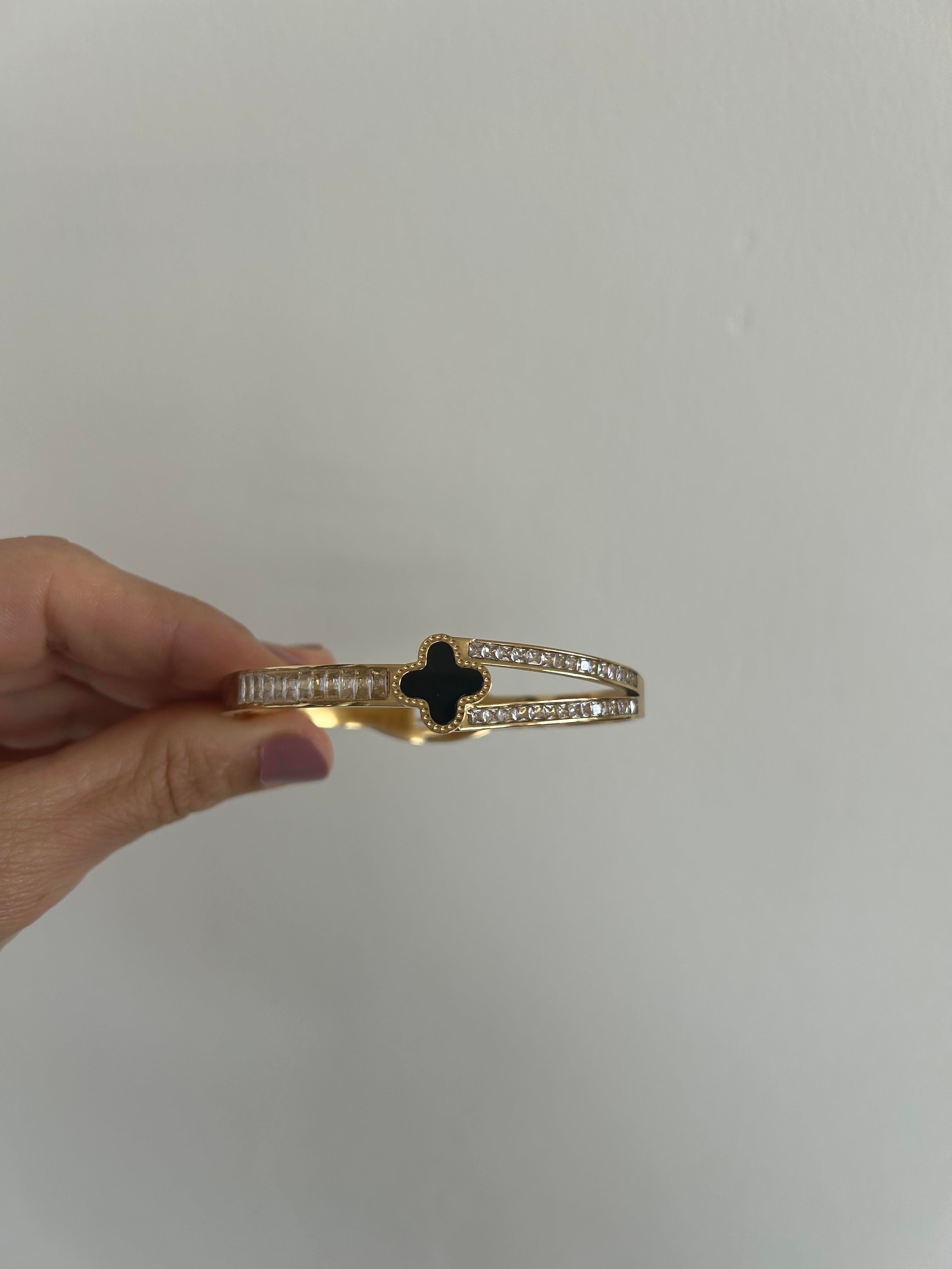 Yonca siyah Van cleef model kelepçe 