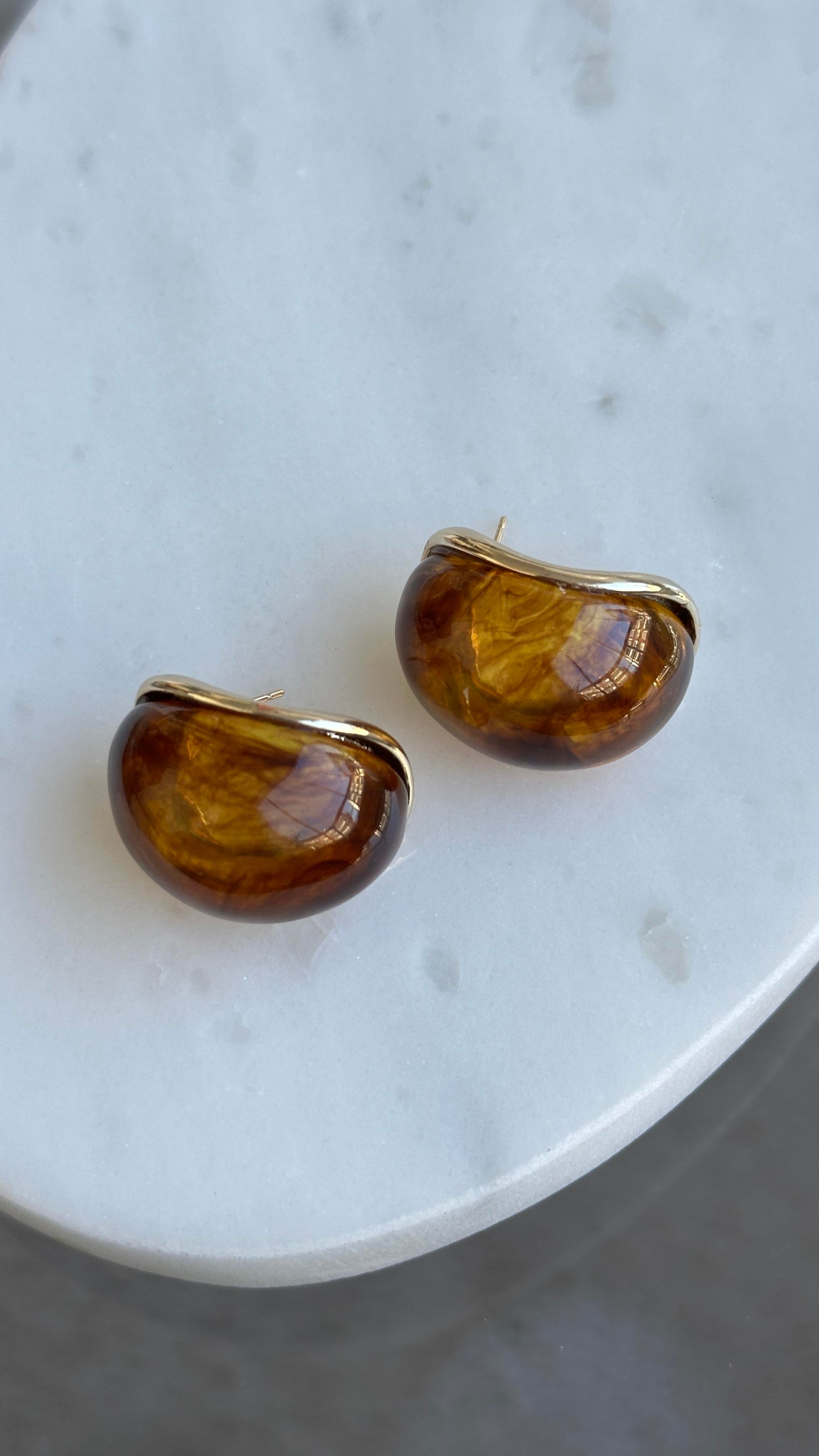Bal Rengi Bombeli Küpe 2.5cm