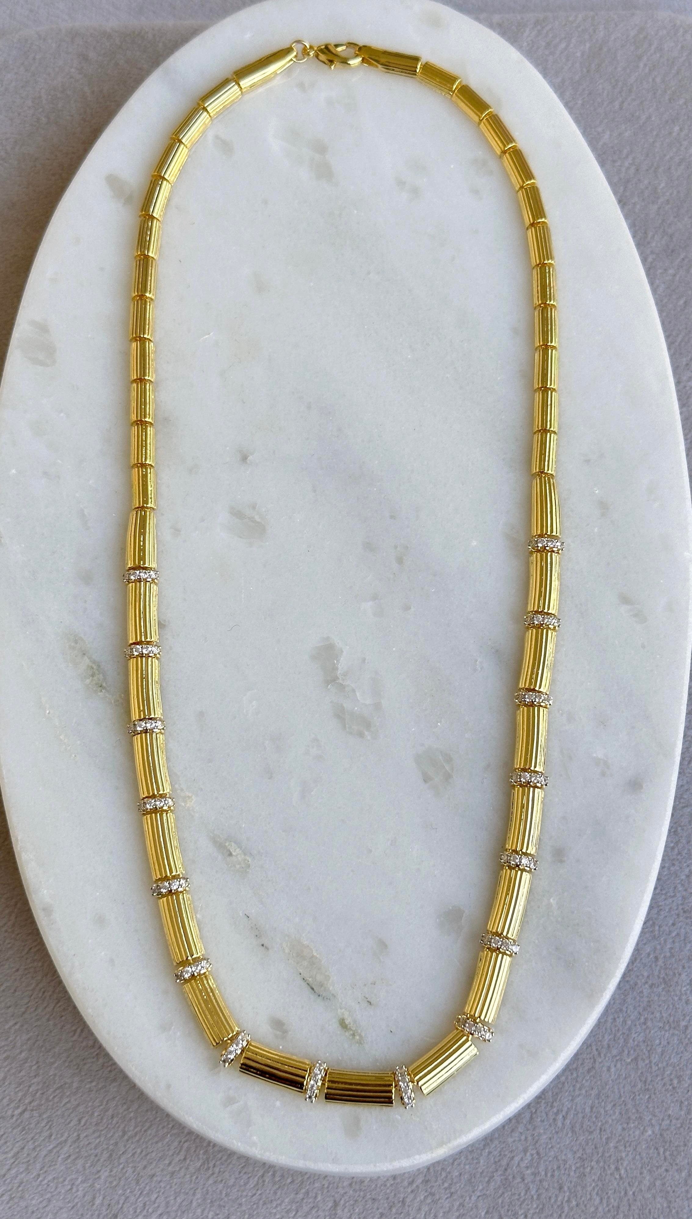 Gold Şerit Plaka Taşlı Kolye 50cm