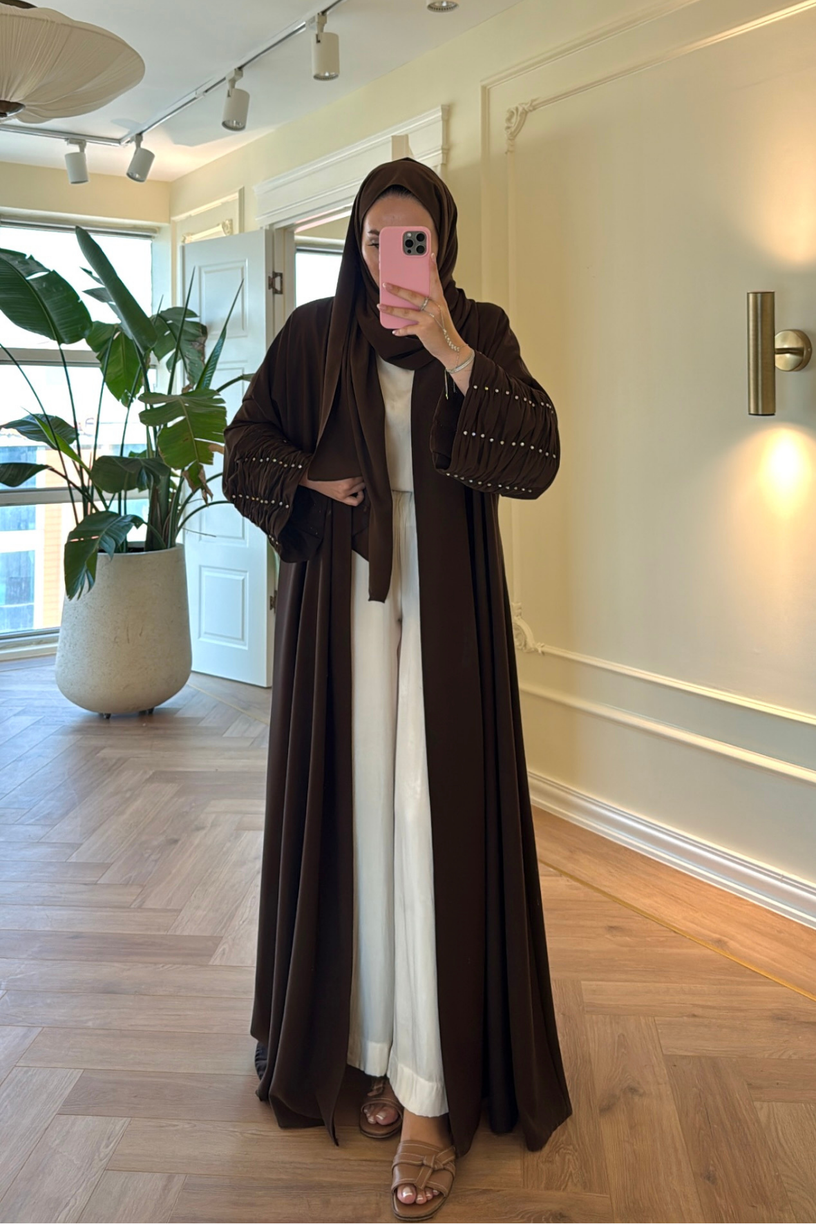 Kolları Taş Büzgü Detaylı Abaya - Kahve (ŞAL HEDİYELİ )-4297