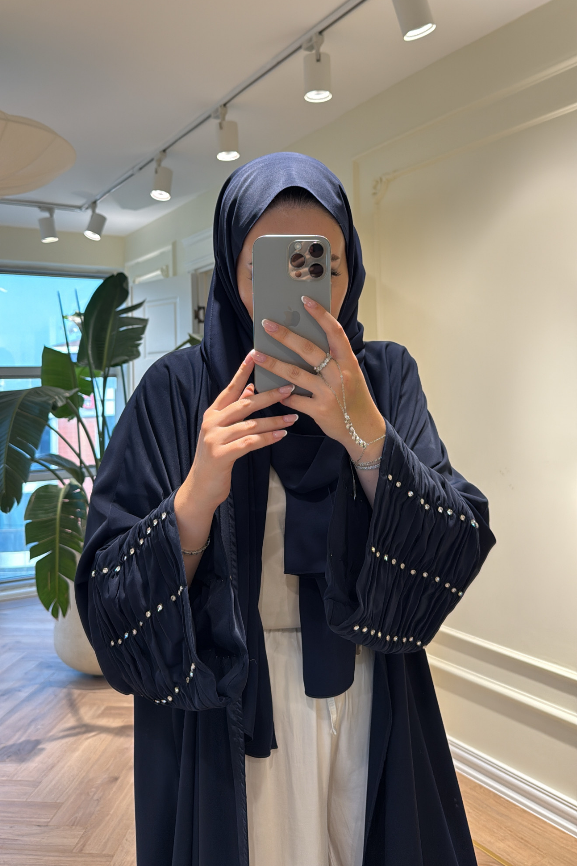Kolları Taş Büzgü Detaylı Abaya - Lacivert (ŞAL HEDİYELİ )-4297