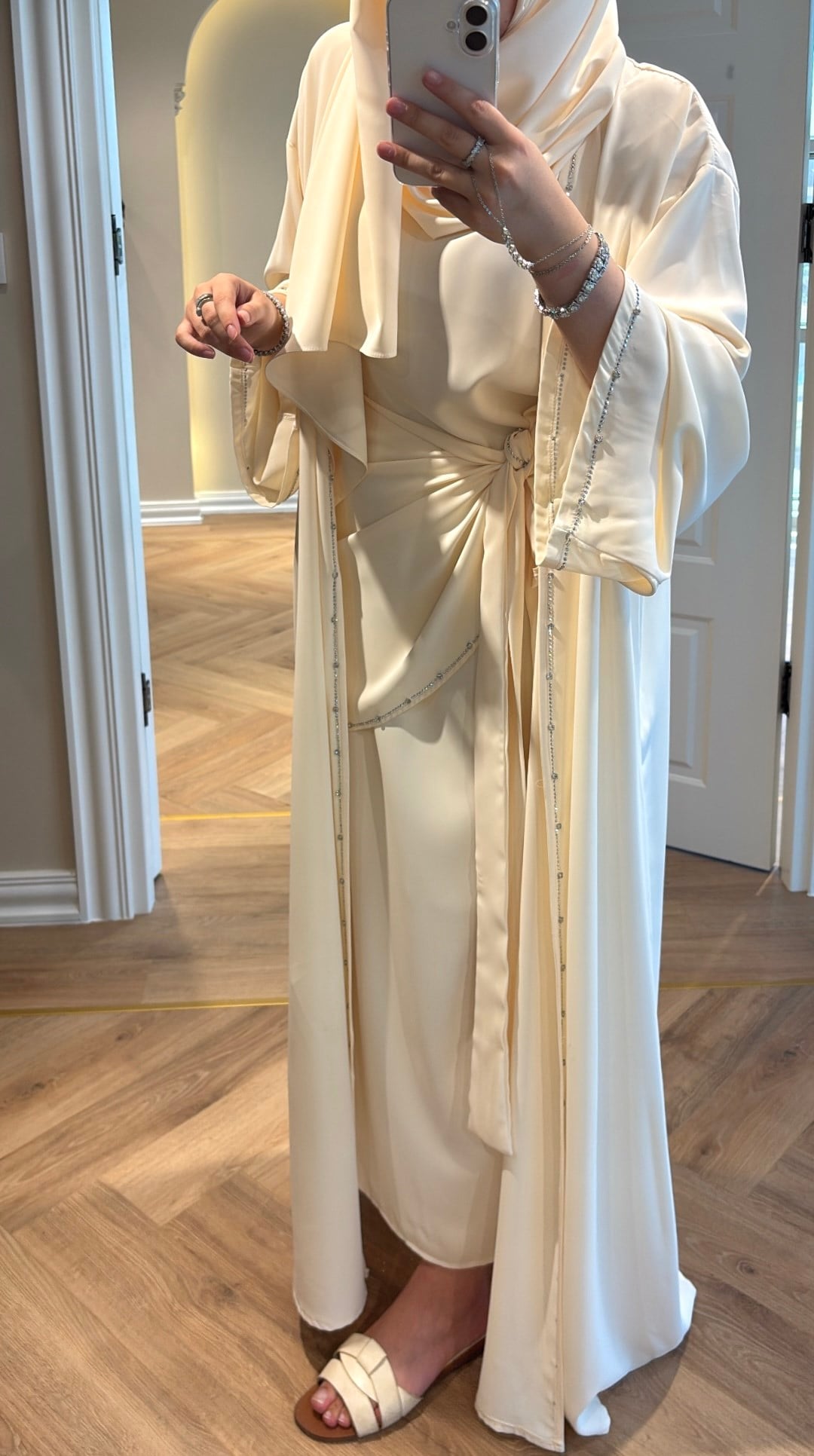 Meloria Taş Şerit Detaylı Abaya - Krem  (ŞAL HEDİYELİ ) -4389