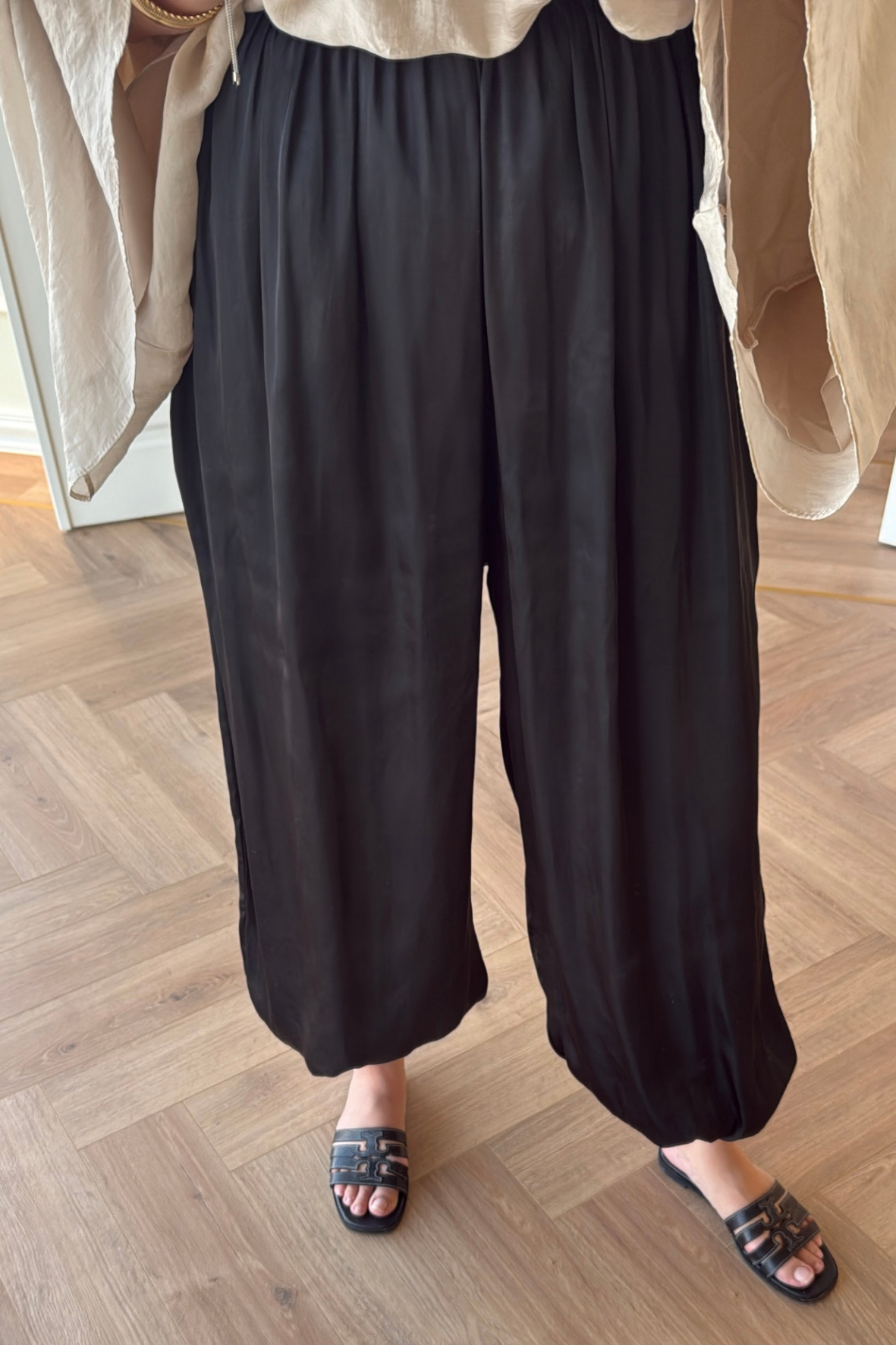 Pileli Saten Şalvar Pantolon - Siyah-9976
