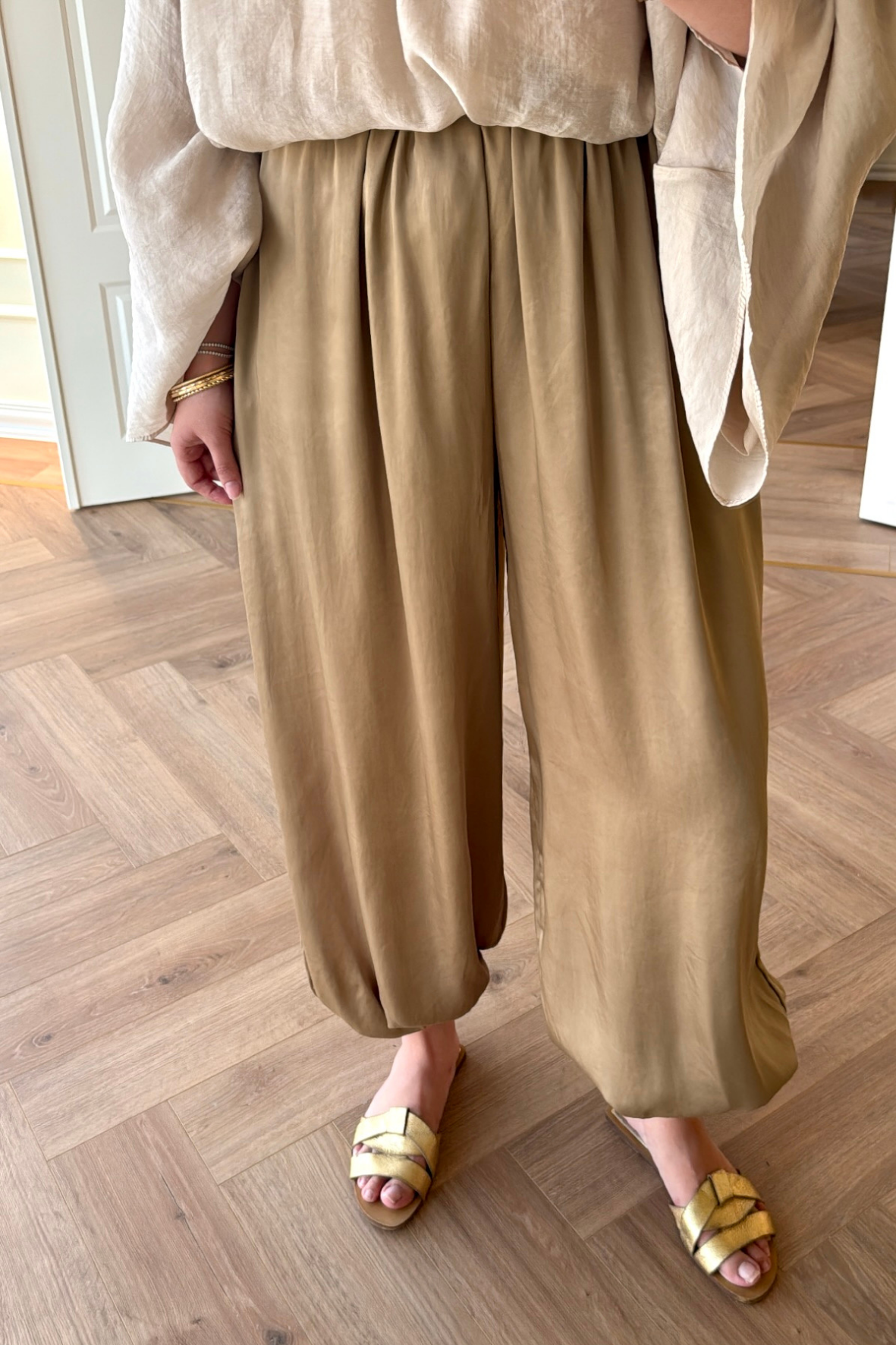 Pileli Saten Şalvar Pantolon - Vizon-9976
