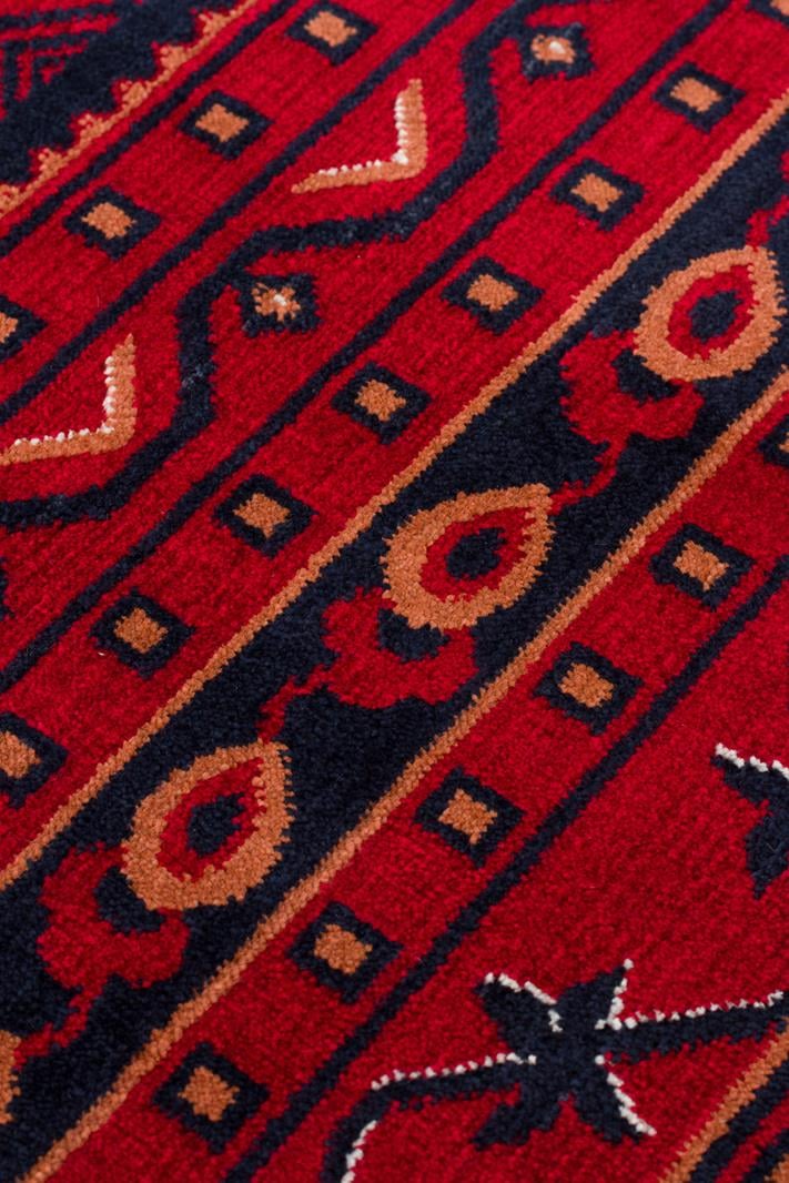 Afgan Desenli Viskon Sıkı Dokuma Kaymaz Tabanlı İnce Makine Halısı