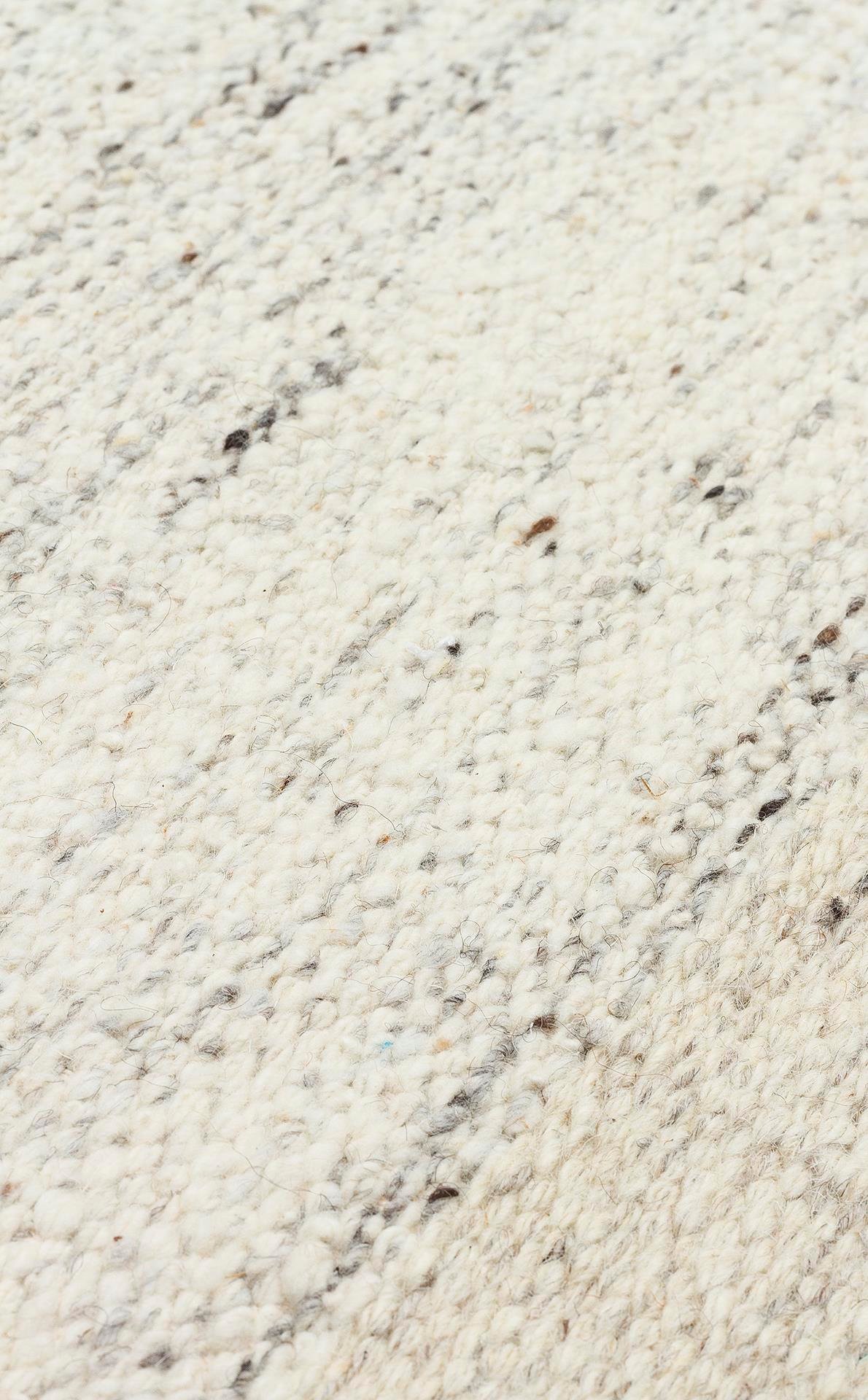 El Emeğiyle Eğrilmiş Yeni Zelanda Yünü ile Üretilen Modern El Dokuma Kilim