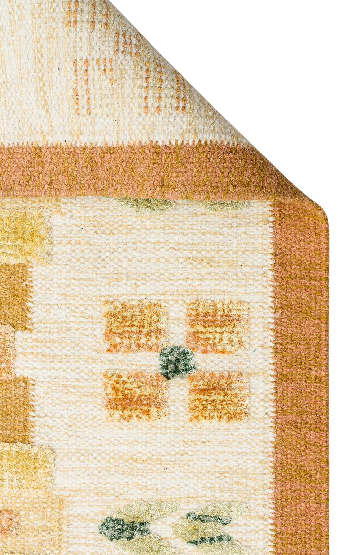 Yüksek Alçak Dokulu, Etnik Motiflere Sahip Yün Kilim