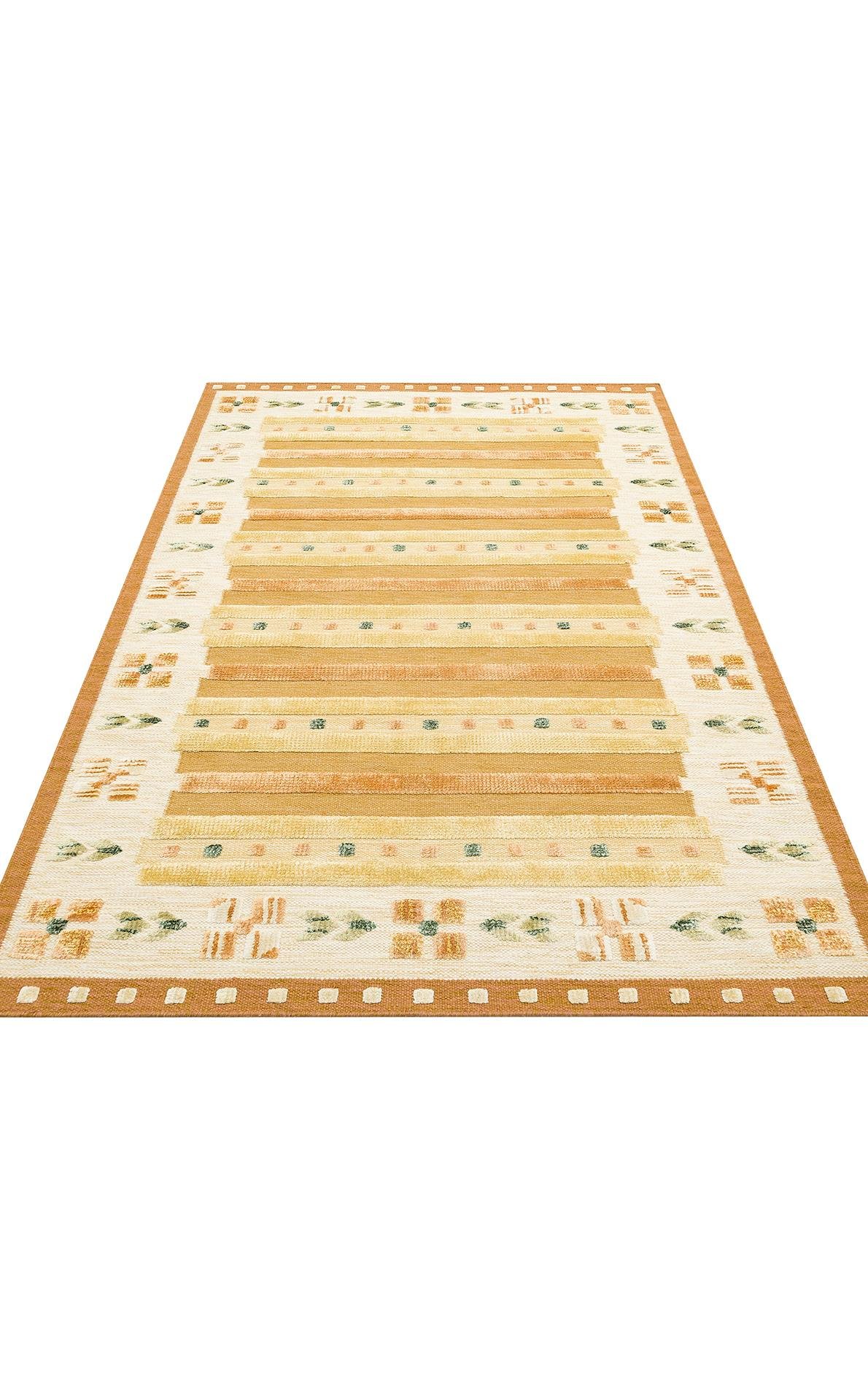 Yüksek Alçak Dokulu, Etnik Motiflere Sahip Yün Kilim