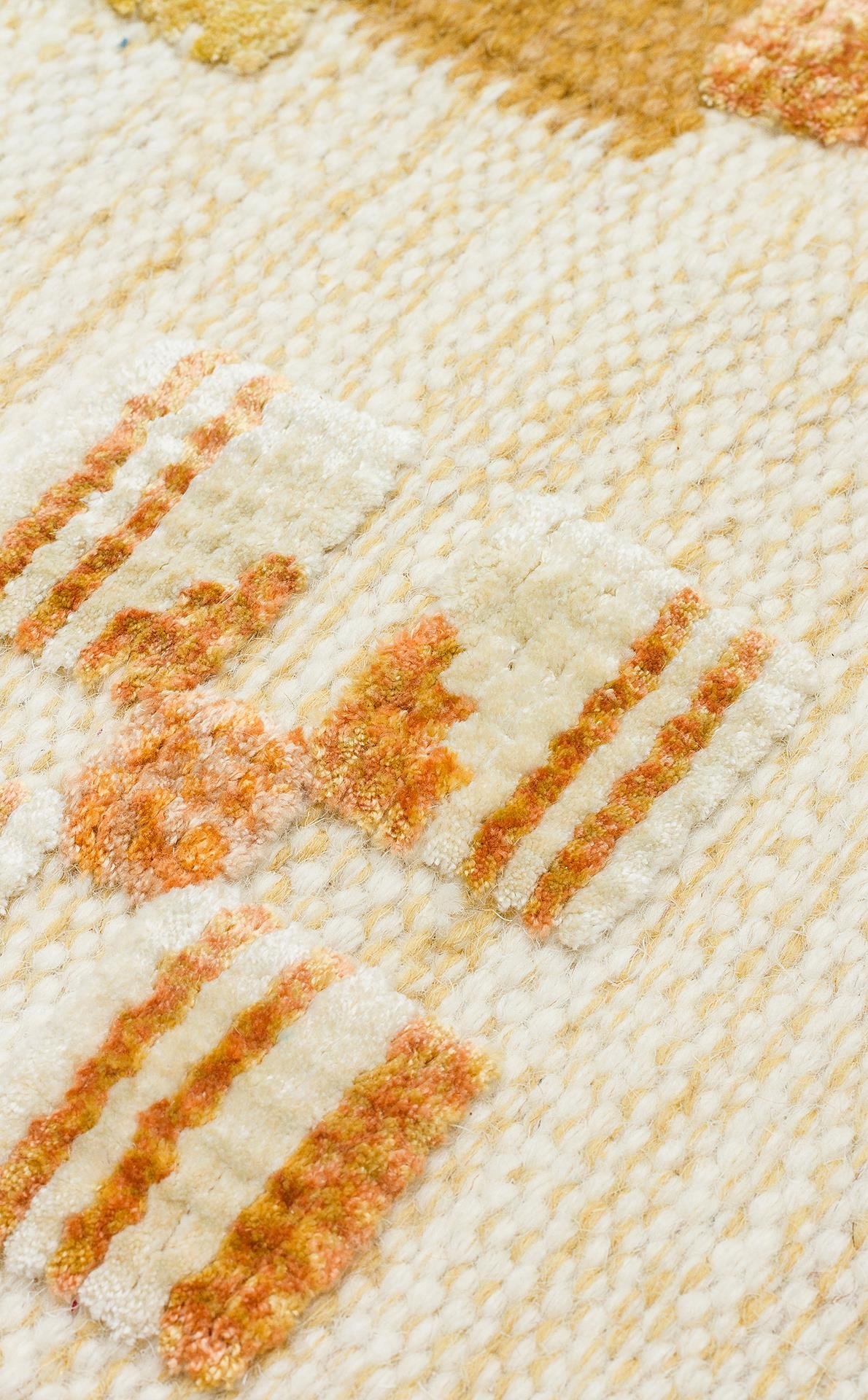 Yüksek Alçak Dokulu, Etnik Motiflere Sahip Yün Kilim