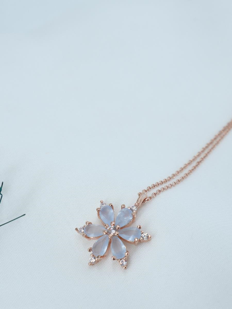 Lotus Çiçeği Kolye