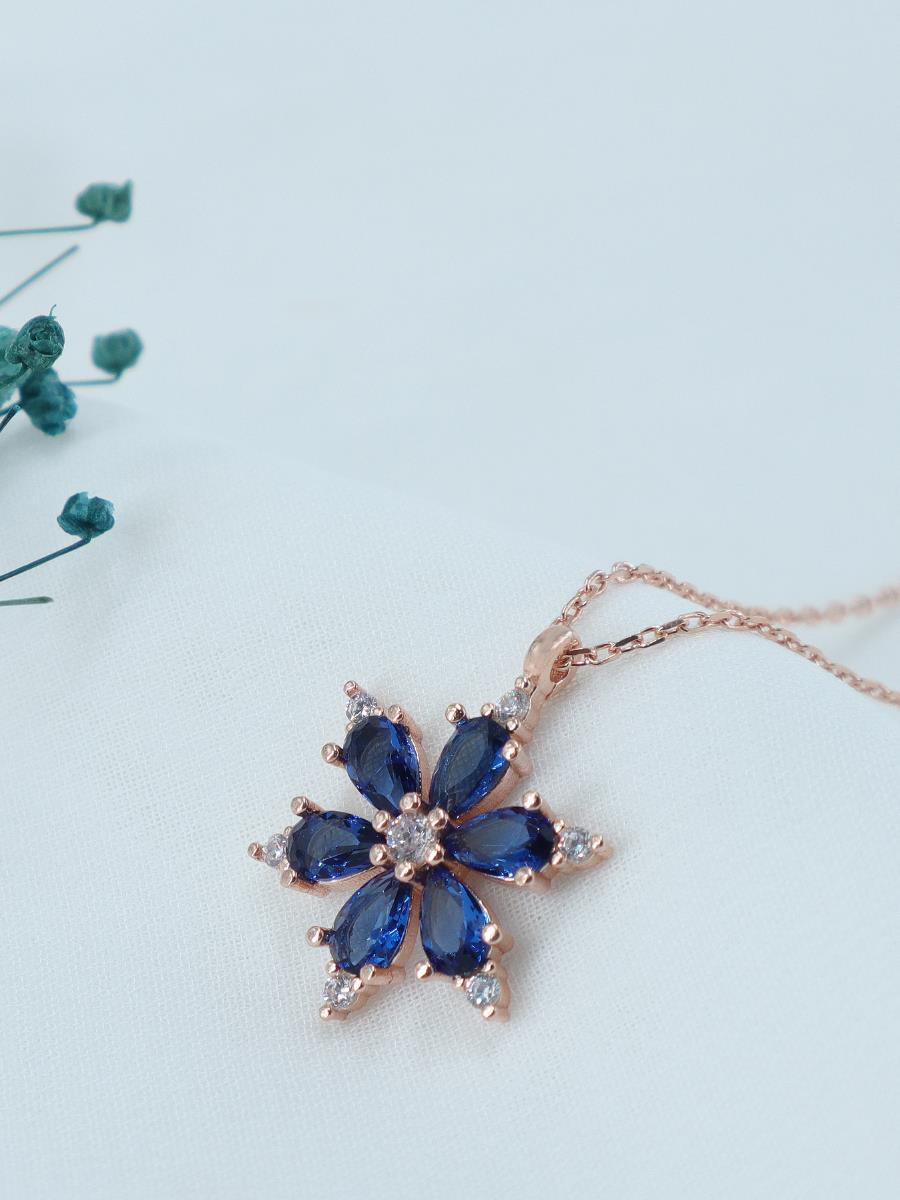 Lotus Çiçeği Kolye
