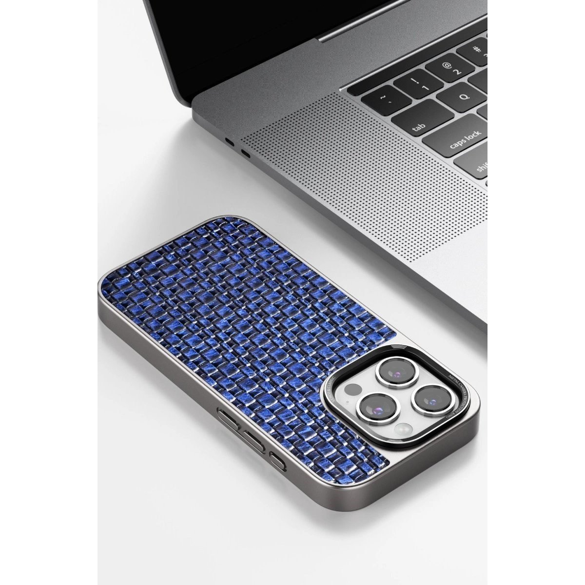 Venco İphone 15 Pro Max Brand Kapak - Gümüş