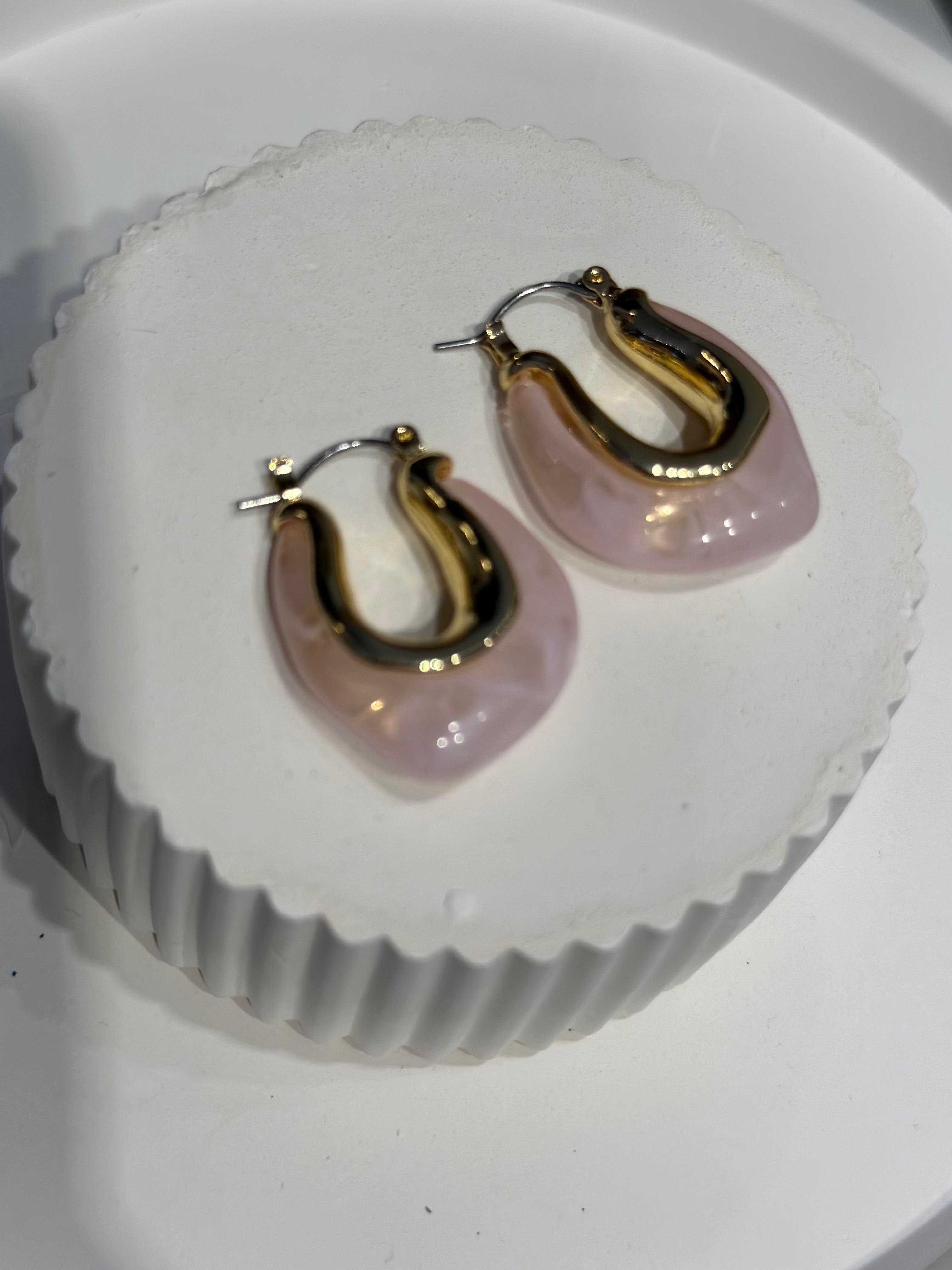  gold pembe detaylı sedefli küpe