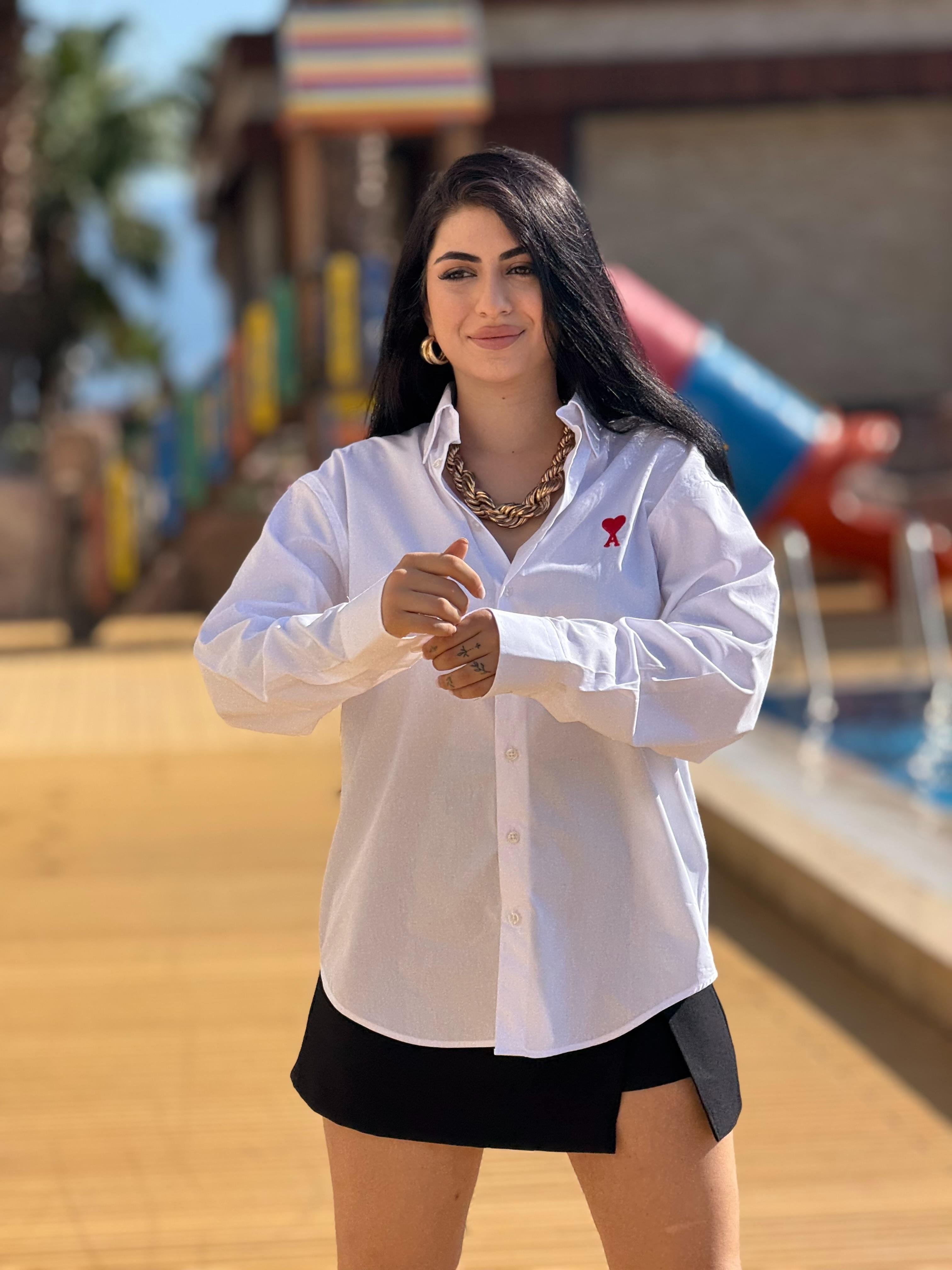 Ami Basic Beyaz Gömlek