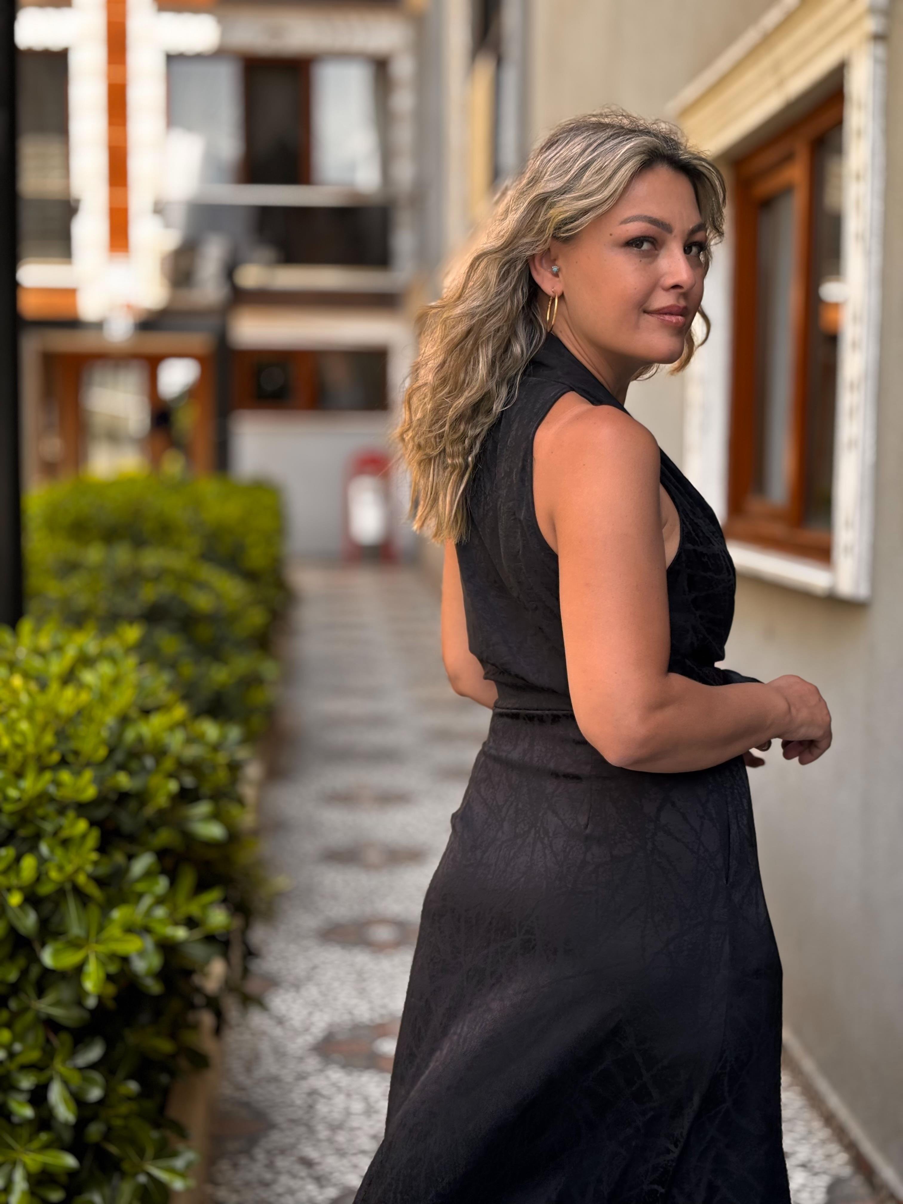 Bağlamalı Saten Siyah Elbise 