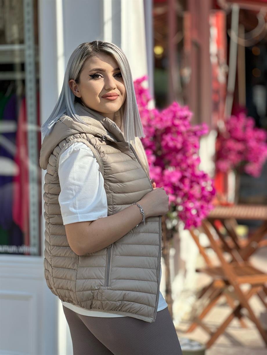 Bej Kapüşonlu İthal Yelek