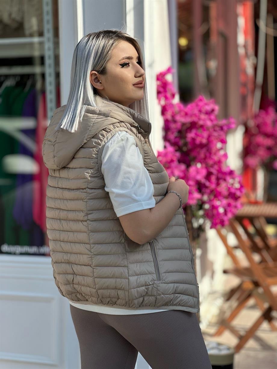 Bej Kapüşonlu İthal Yelek