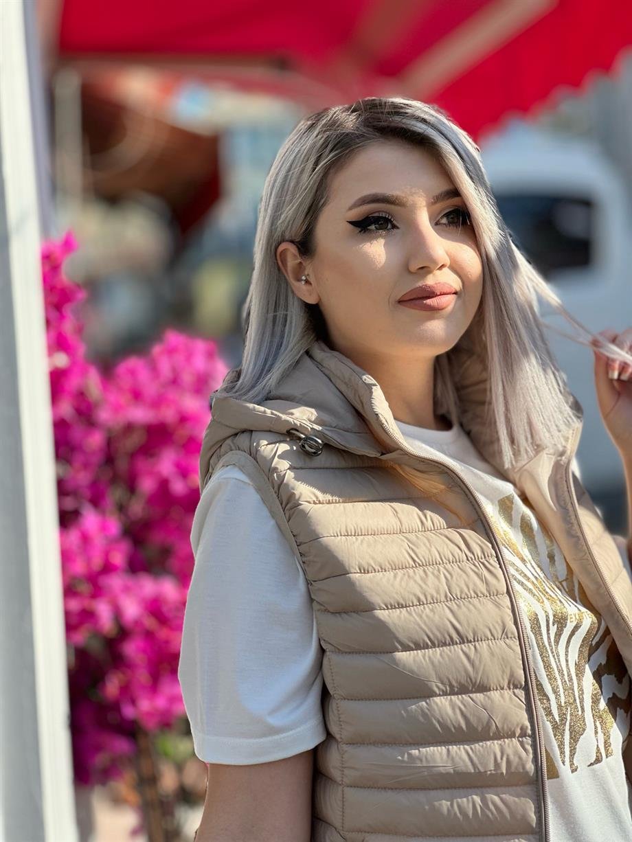 Bej Kapüşonlu İthal Yelek